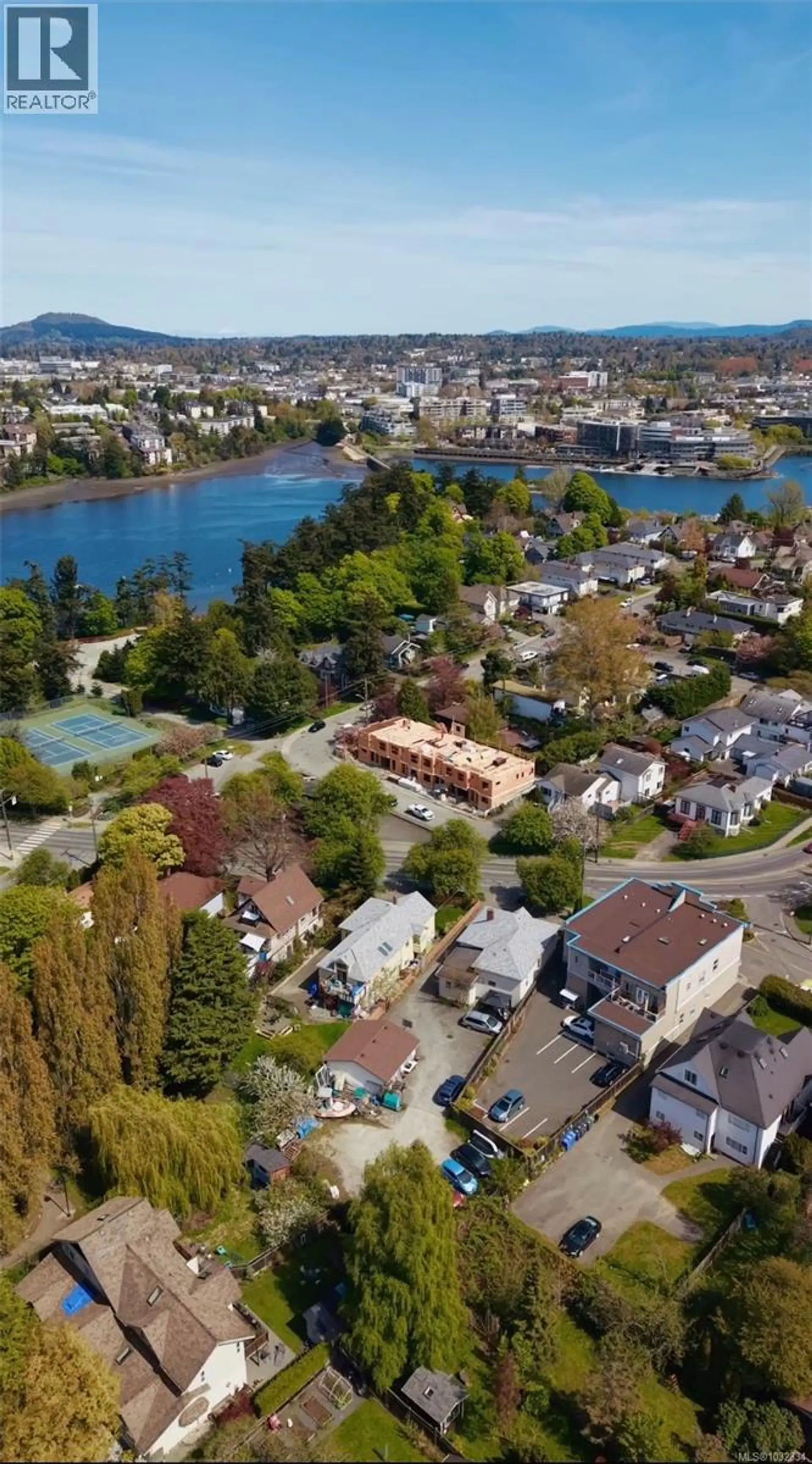 Property at #2 1035 RUSSELL ST, Victoria, BC