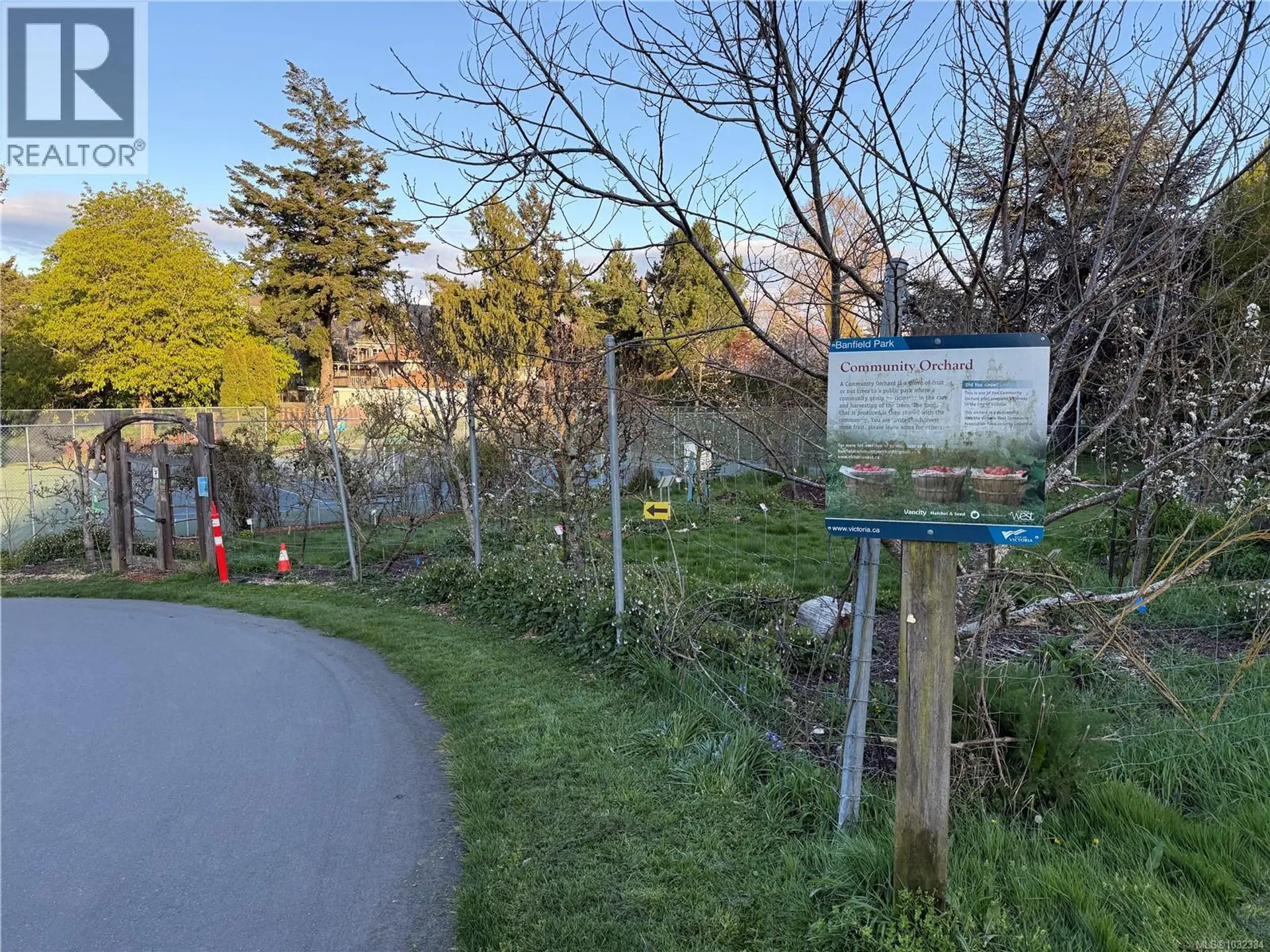 Property at #2 1035 RUSSELL ST, Victoria, BC