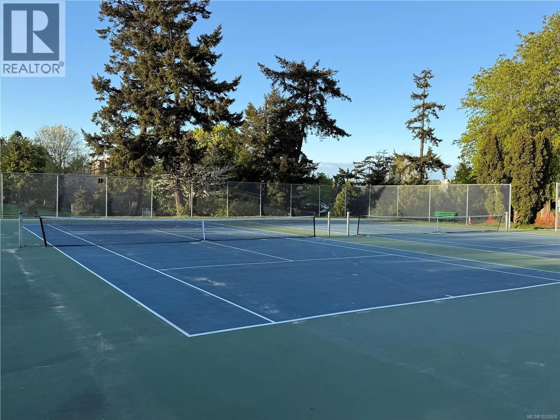 Property at #5 1035 Russell St, Victoria, BC