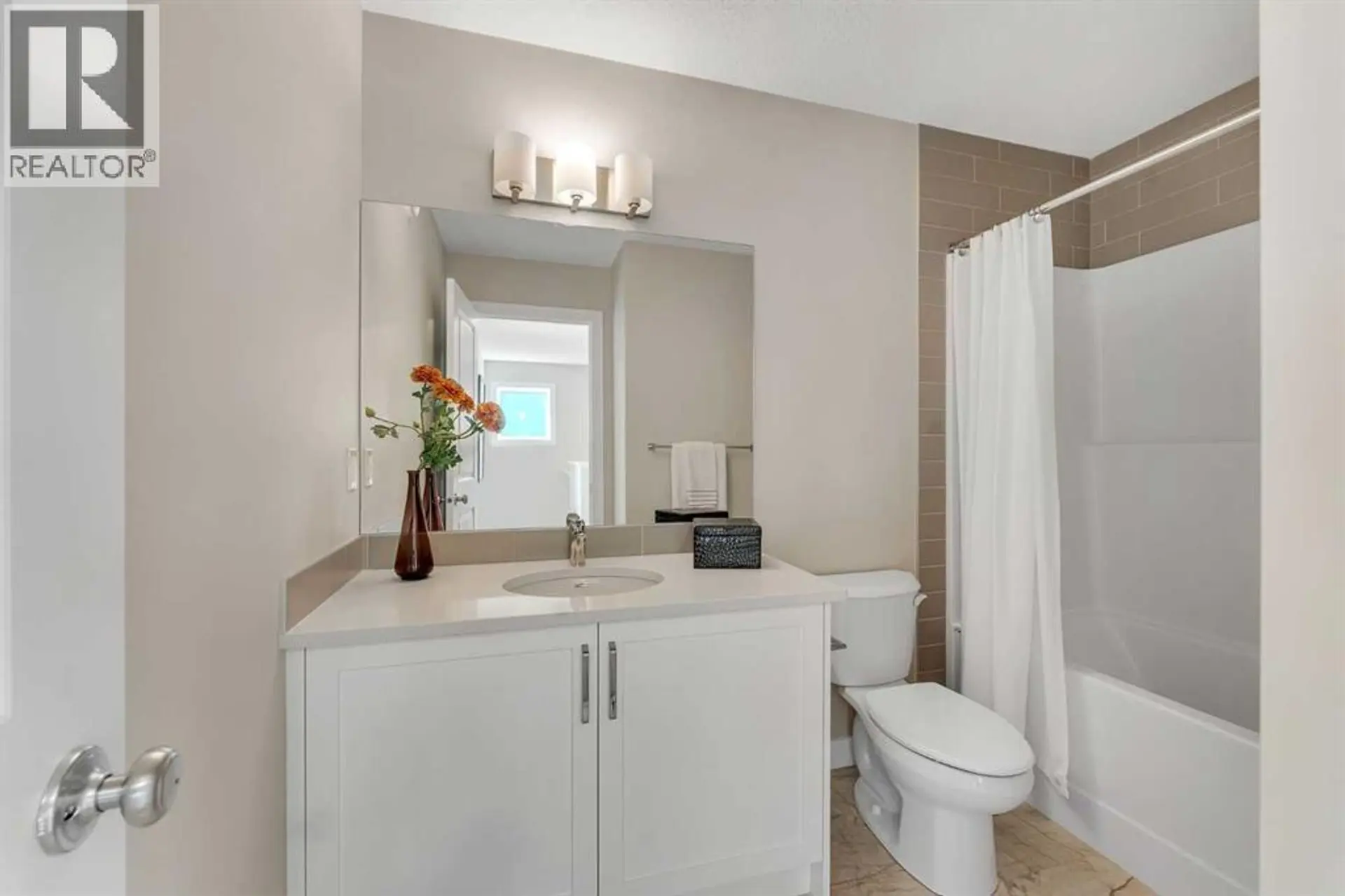 212 EDGEFIELD BAY - Image 7