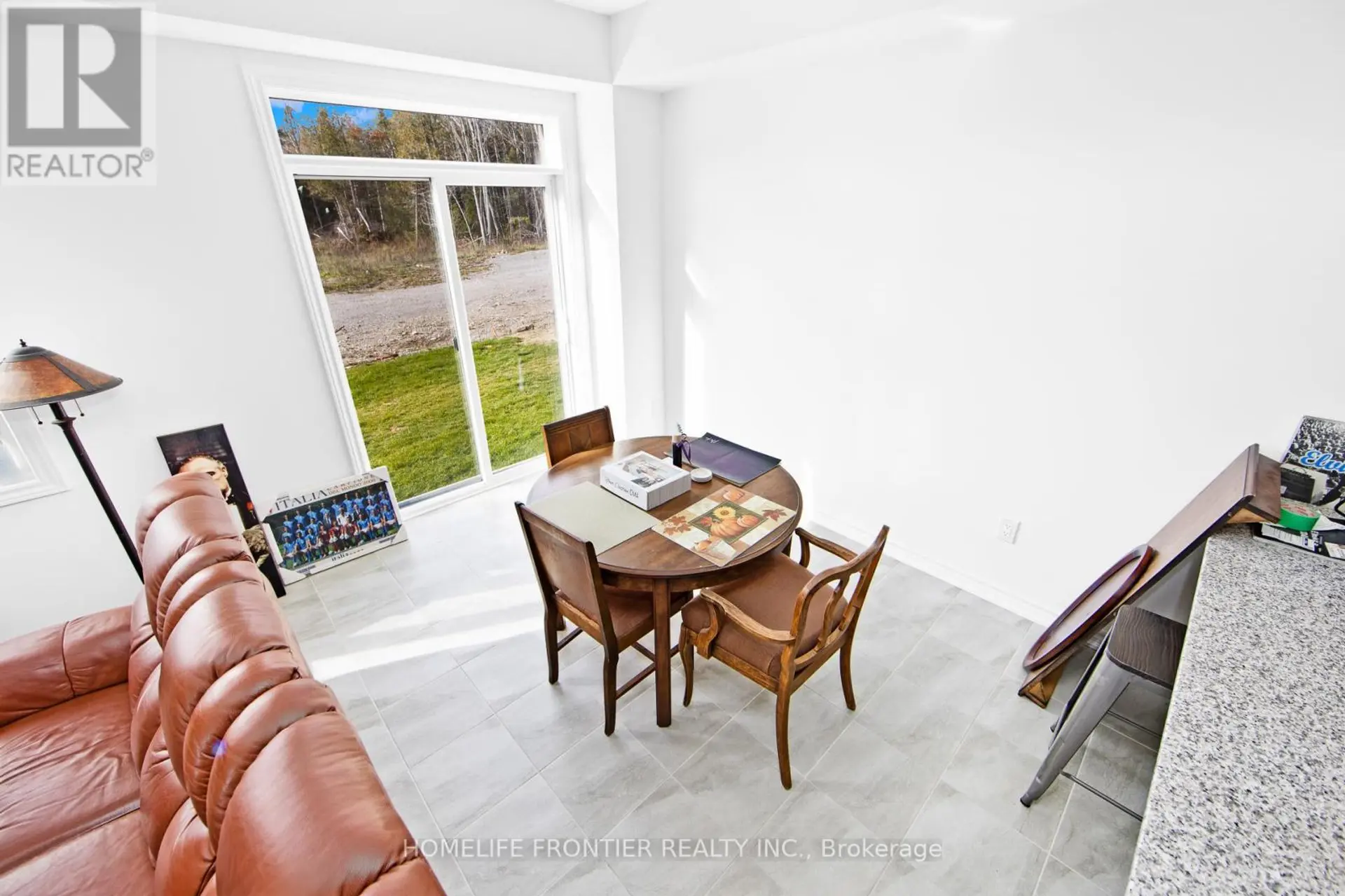 11 SPRUCESIDE DRIVE - Image 5