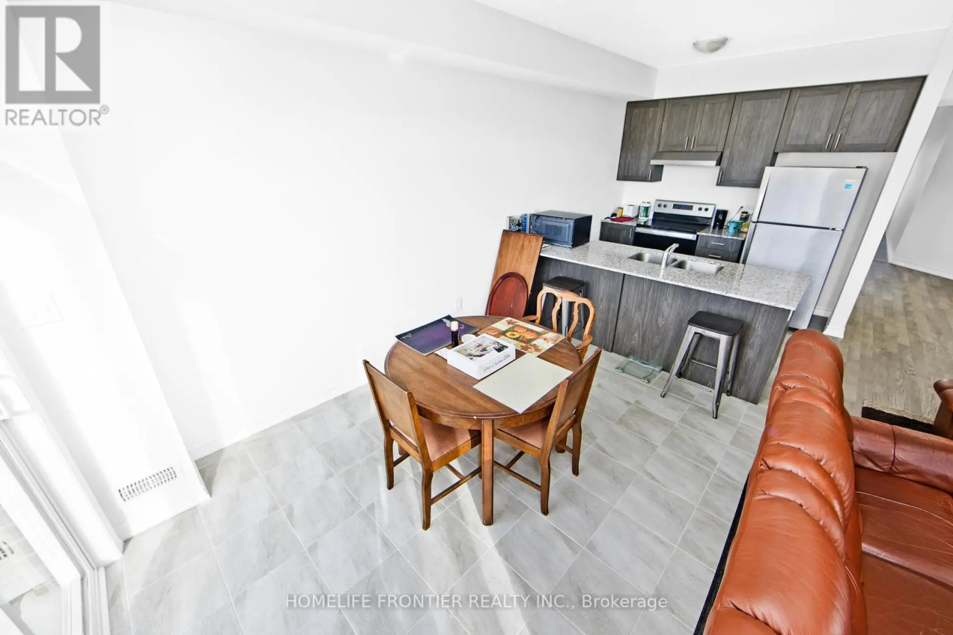 11 SPRUCESIDE DRIVE - Image 6