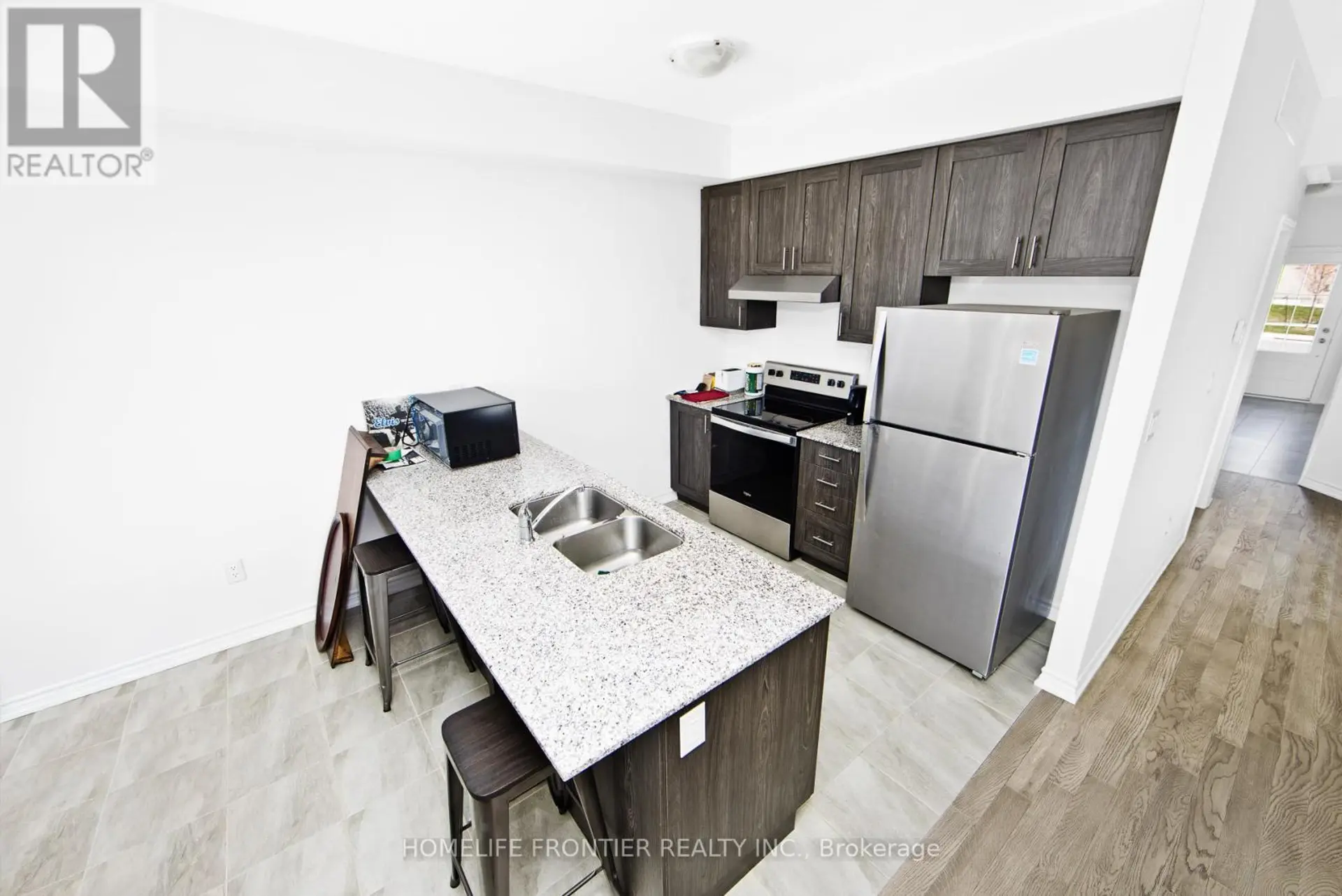 11 SPRUCESIDE DRIVE - Image 7