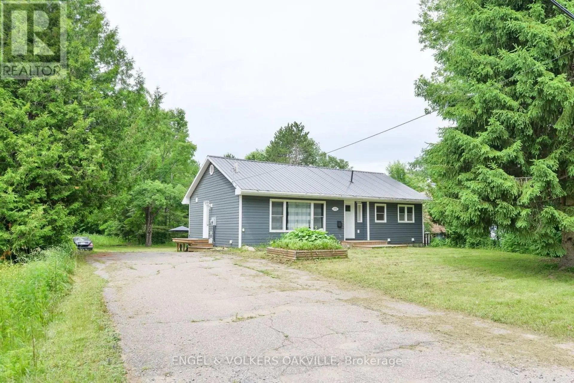 253 MAPLE STREET - Image 8