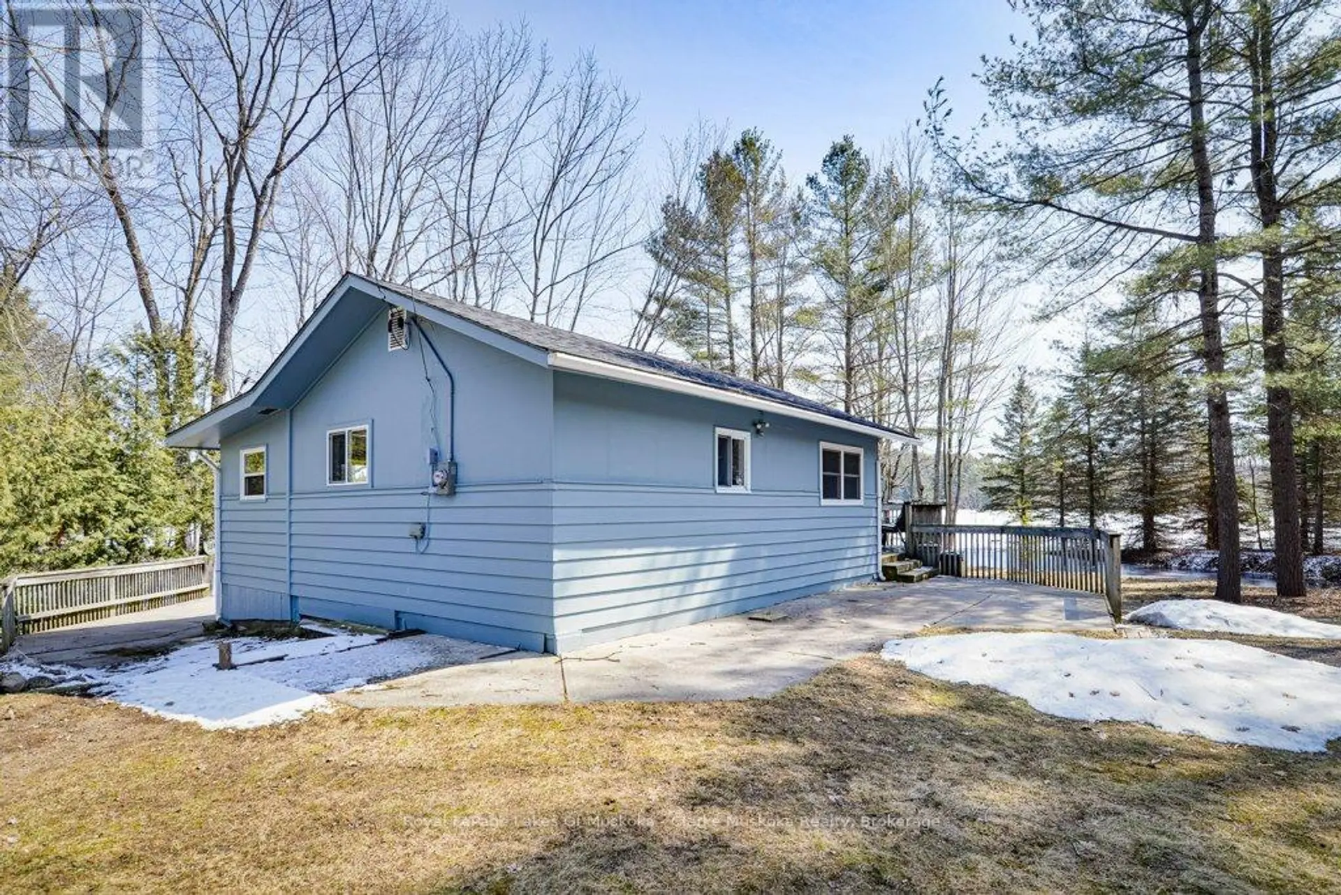 525 HIAWATHA ROAD - Image 15