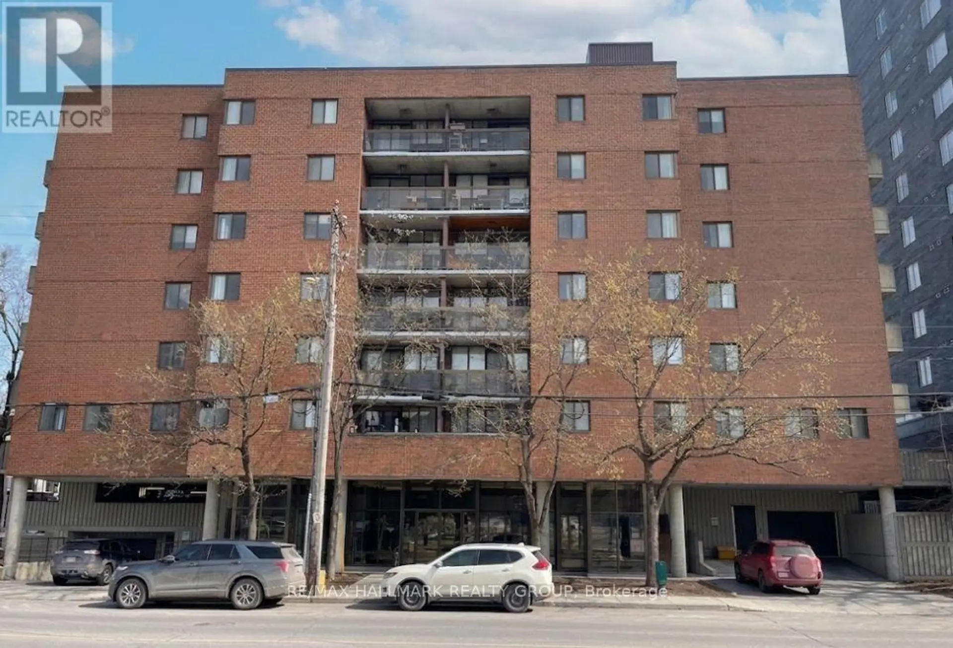 #104 191 PARKDALE AVENUE - Image 1