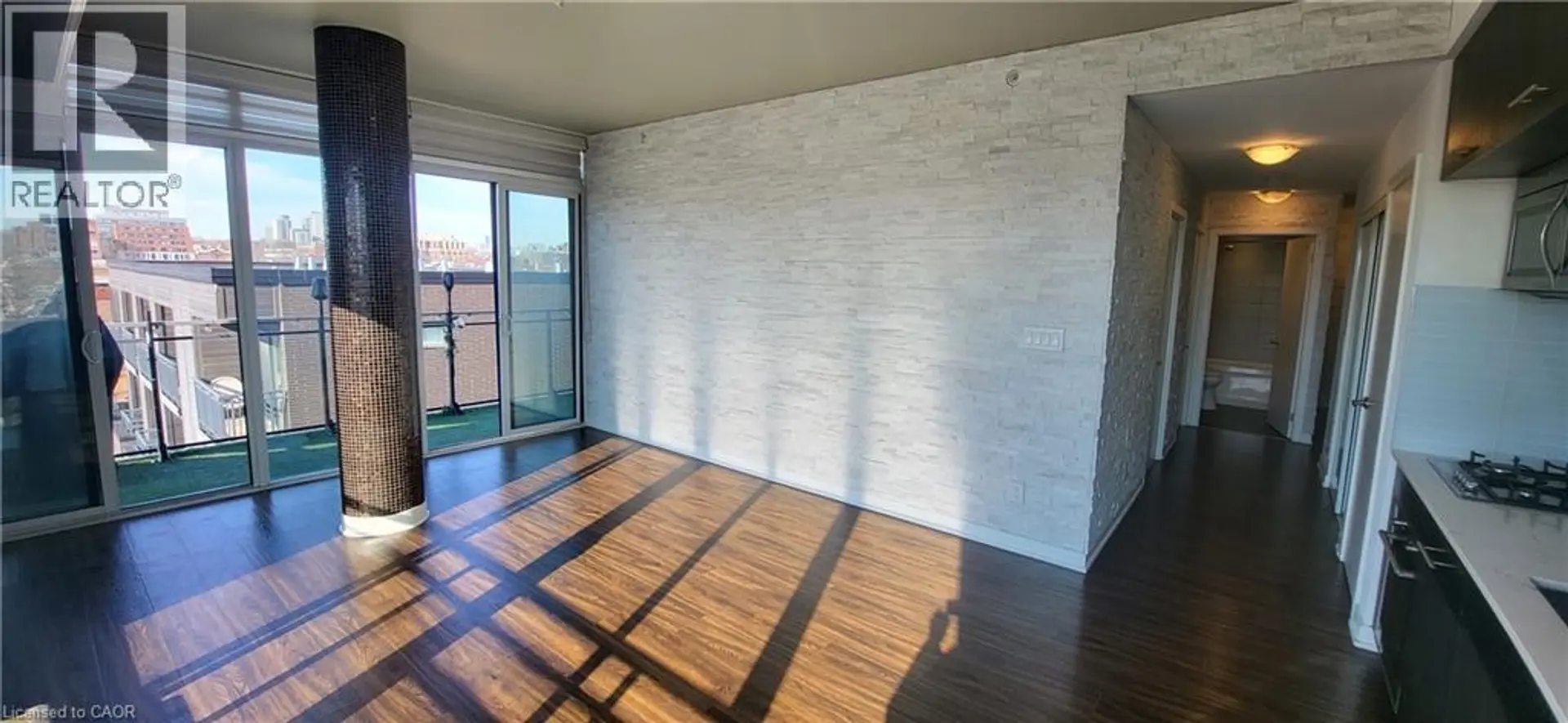 #415 205 MANNING AVENUE - Image 8