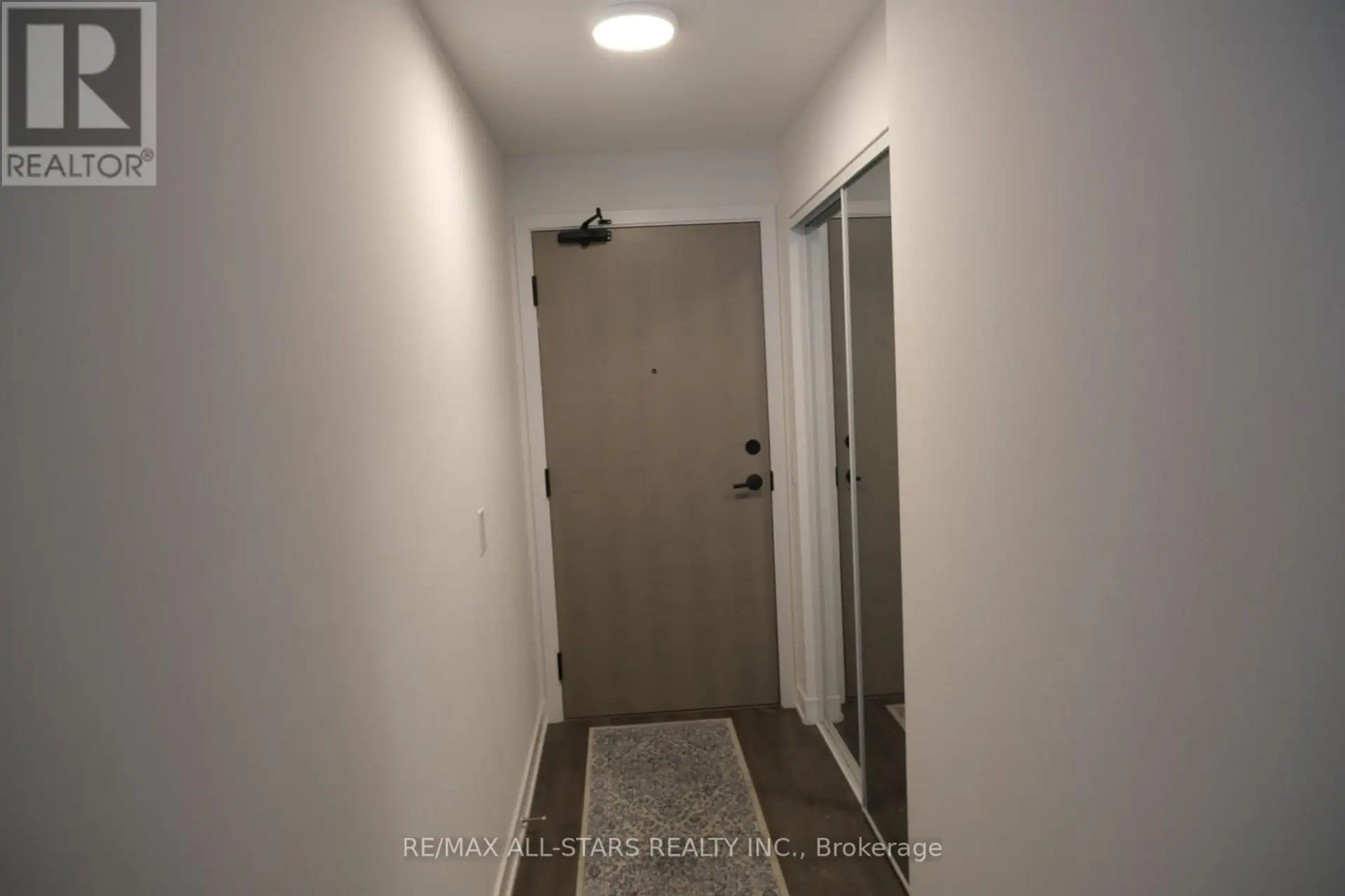 #1007 130 RIVER STREET - Image 2