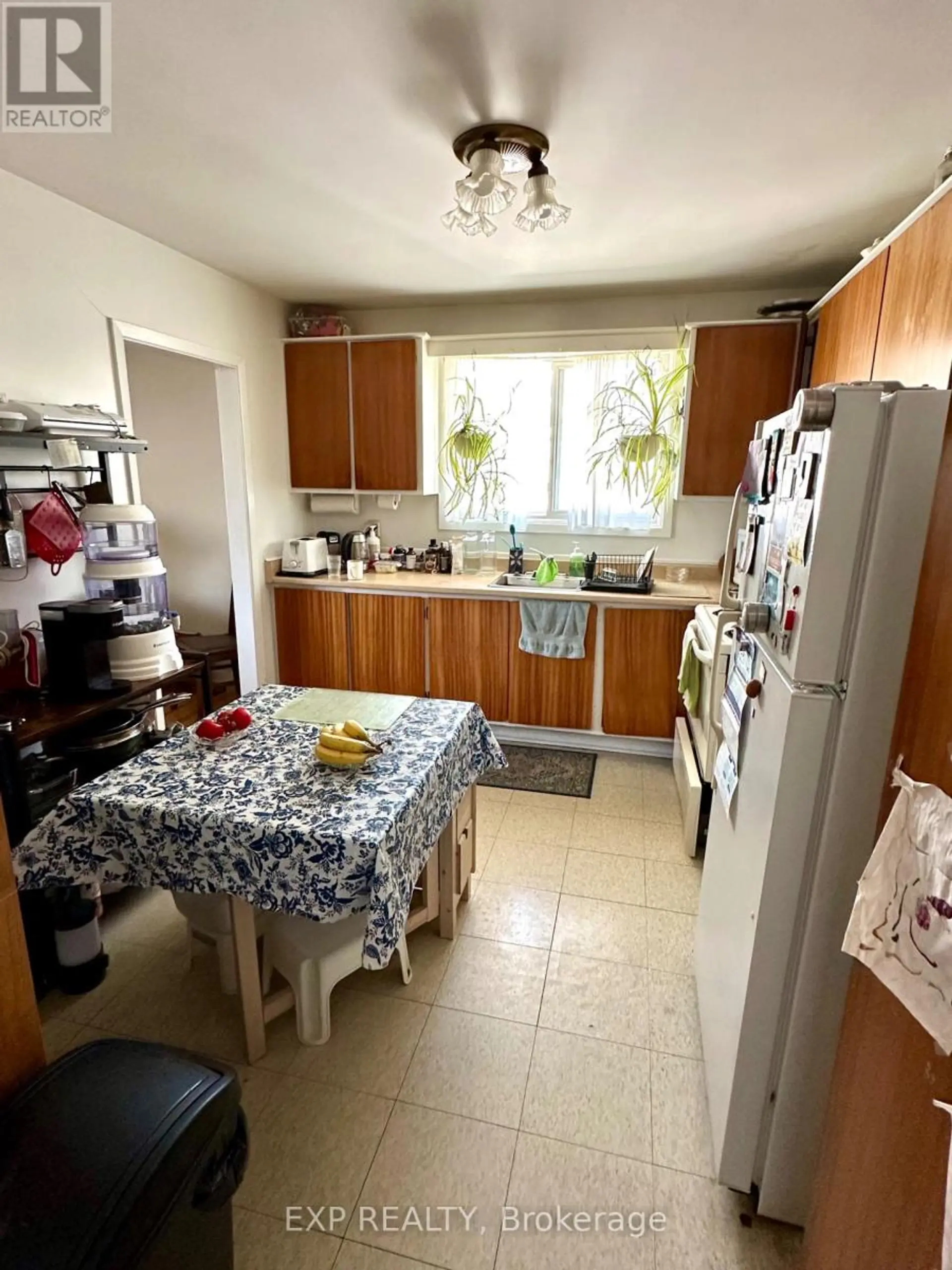 911 PINEWOOD CRESCENT - Image 6