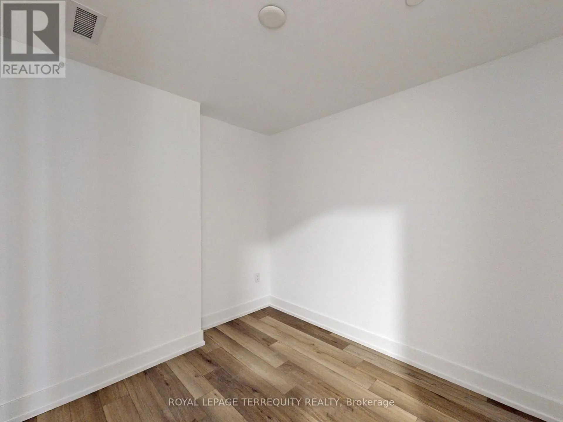 #701 8 CEDARLAND DRIVE - Image 14