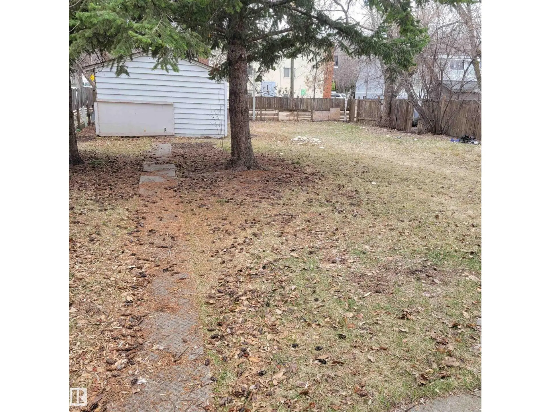 10802 112 ST NW - Image 11
