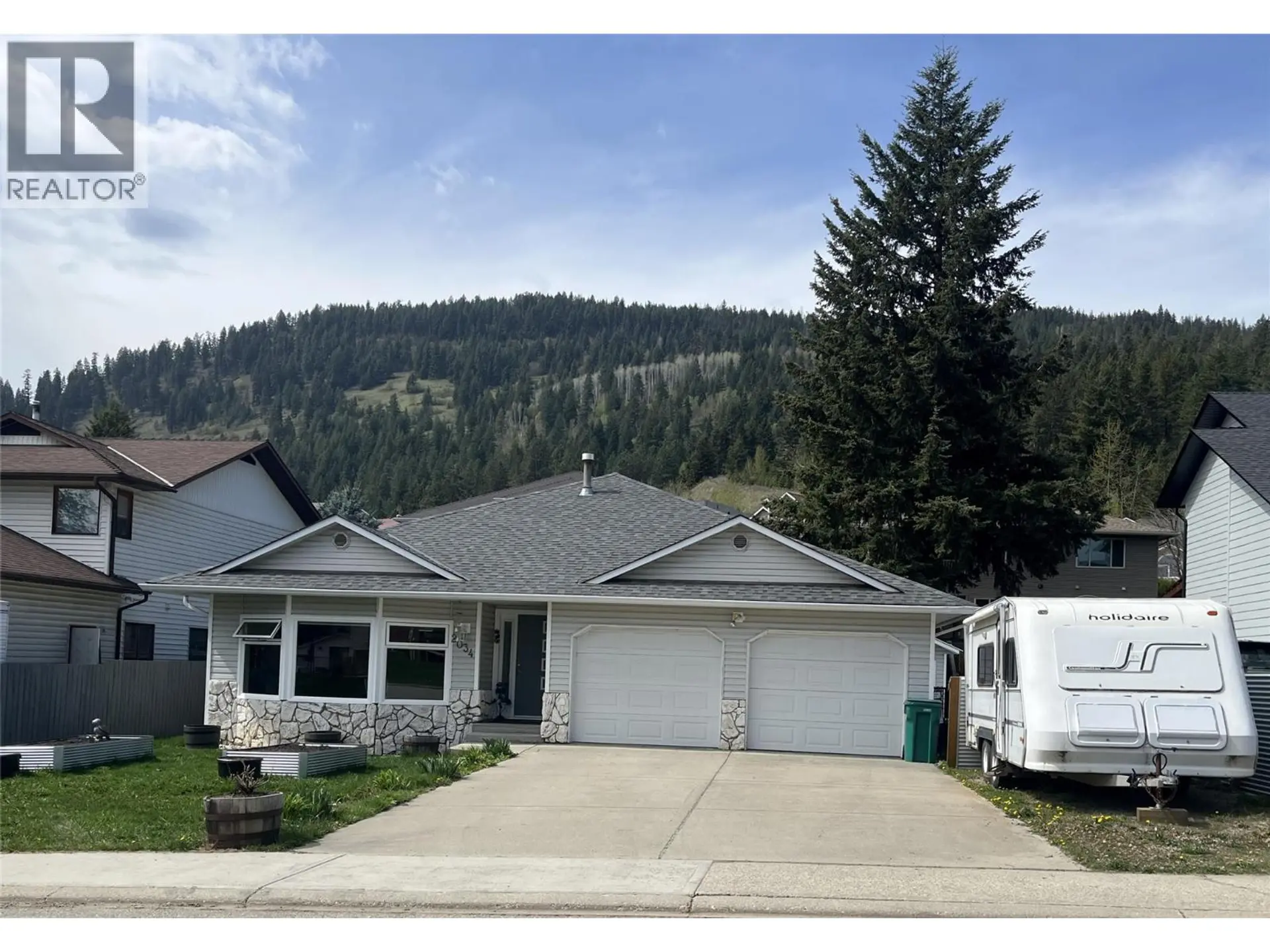 Property at 2034 Saddleview Avenue, Lumby, BC