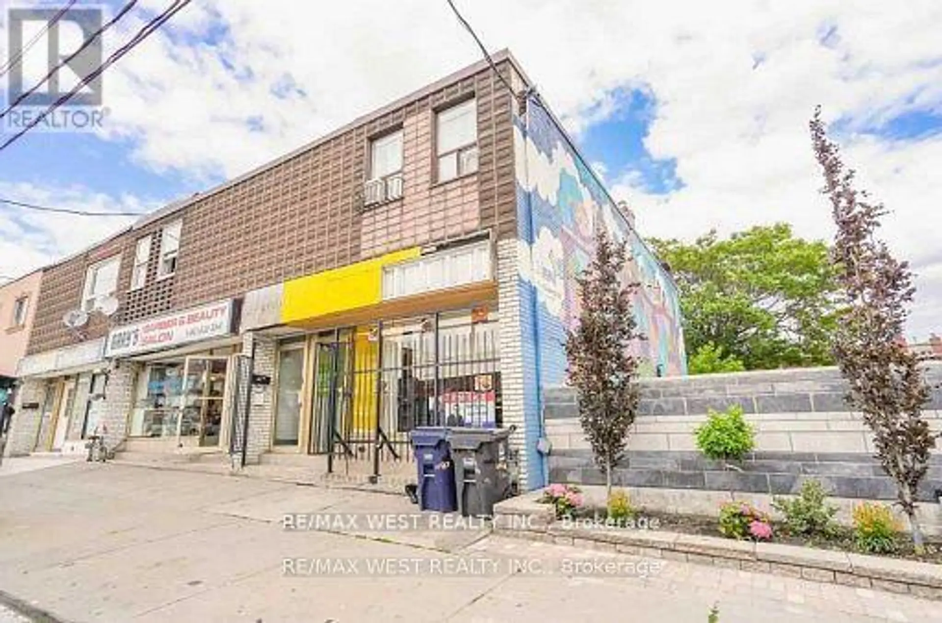 477 OAKWOOD AVENUE - Image 1
