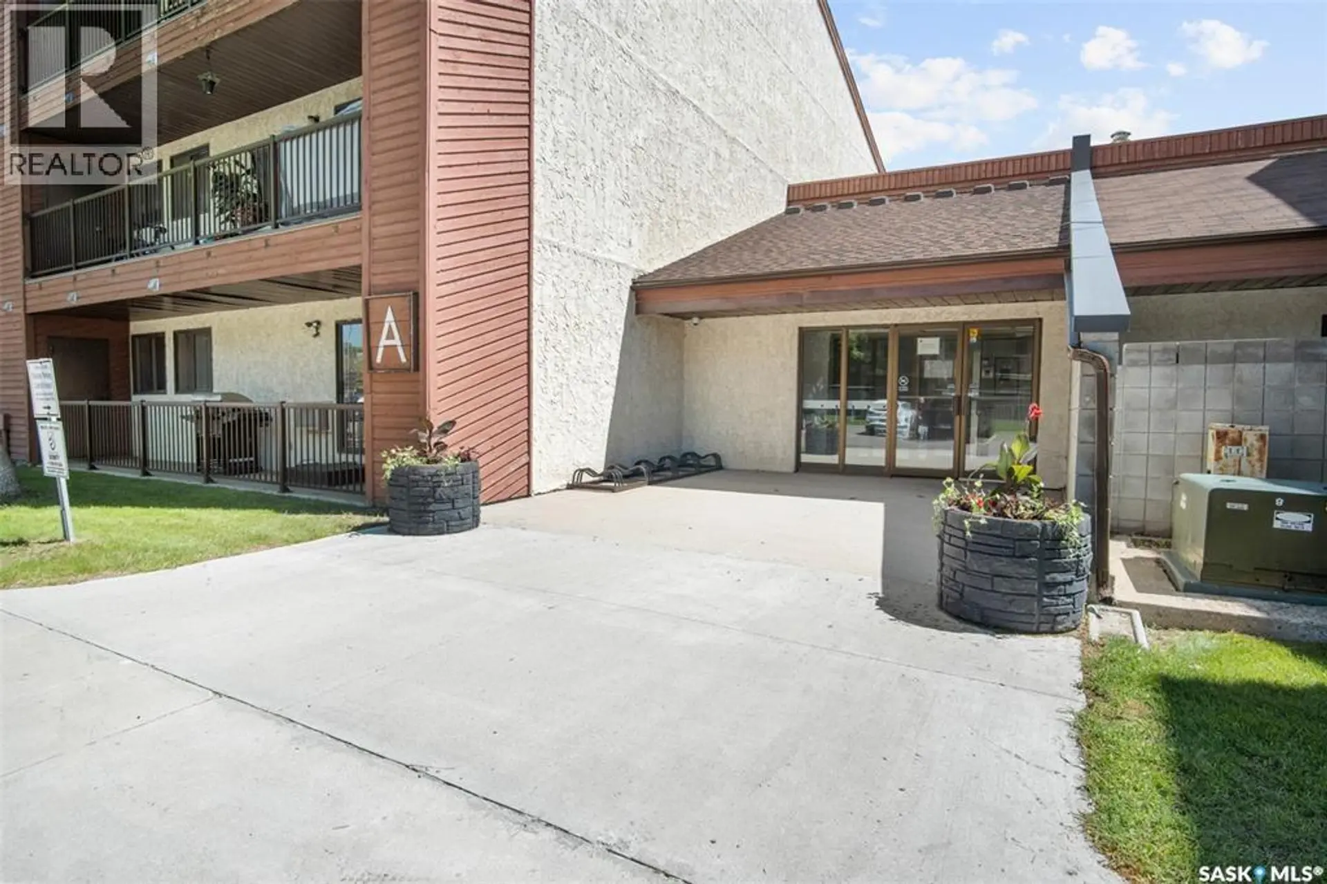 #115A 4040 8th STREET E - Image 2