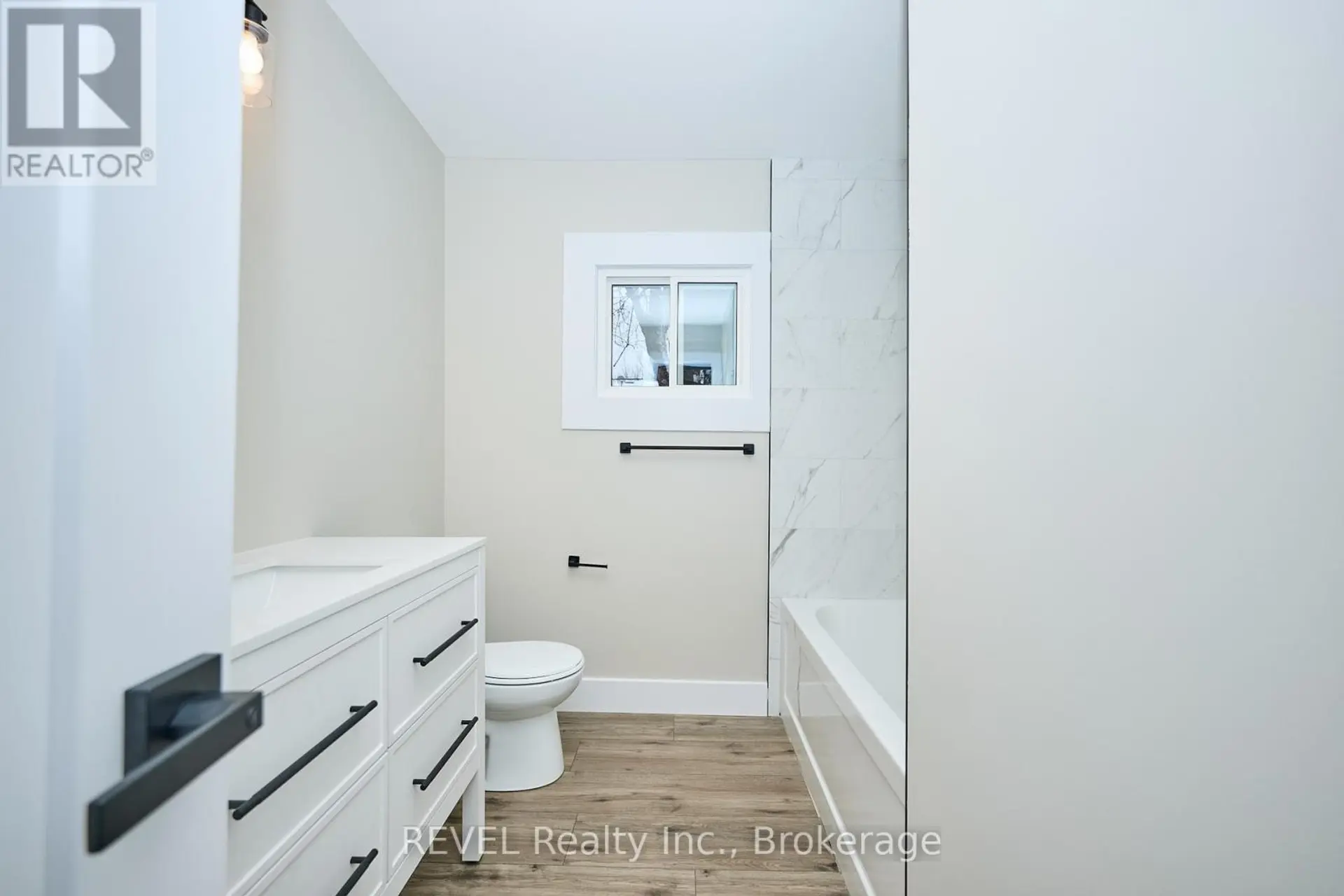 406 HENNEPIN AVENUE - Image 14
