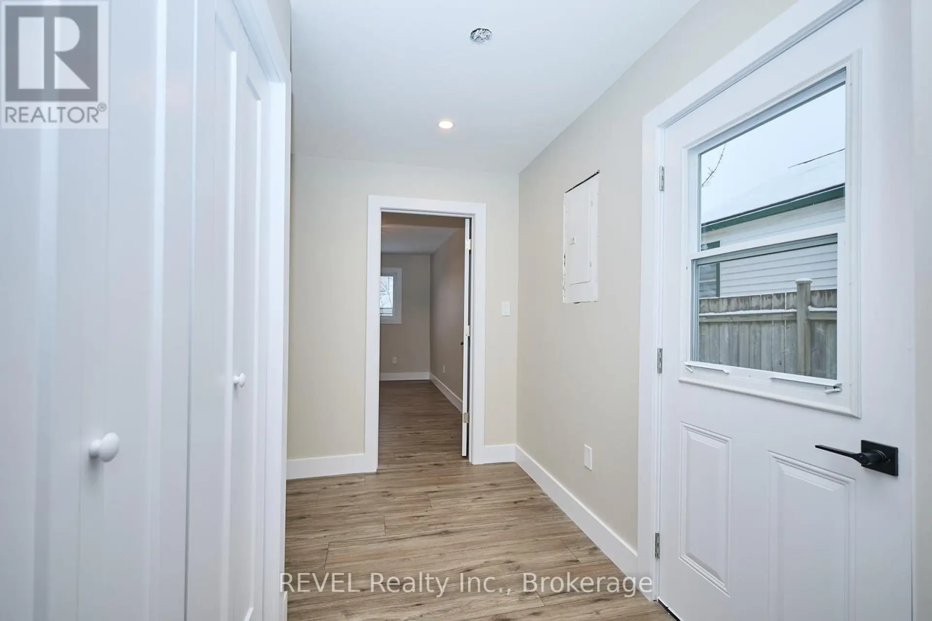 406 HENNEPIN AVENUE - Image 16