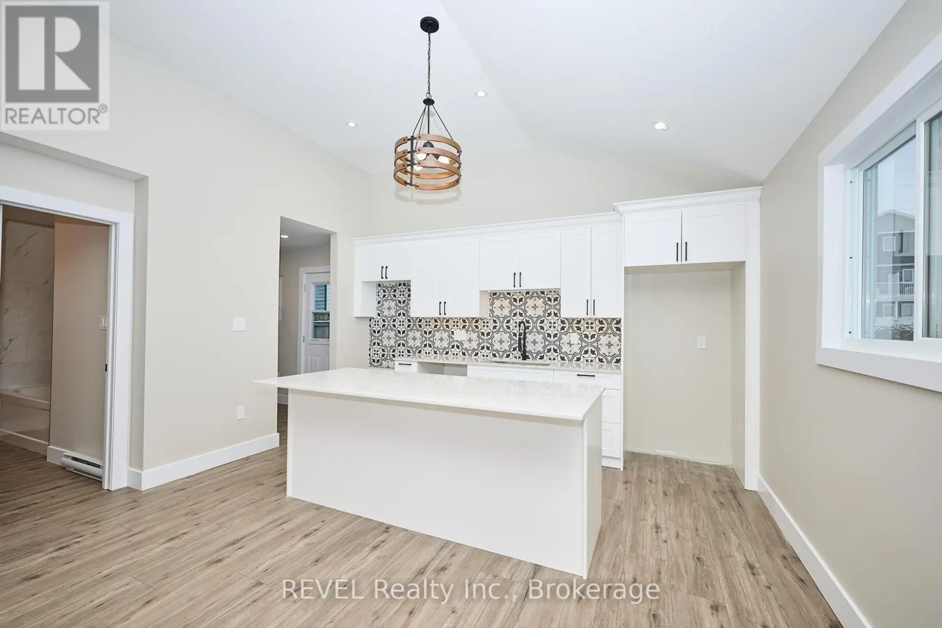 406 HENNEPIN AVENUE - Image 4