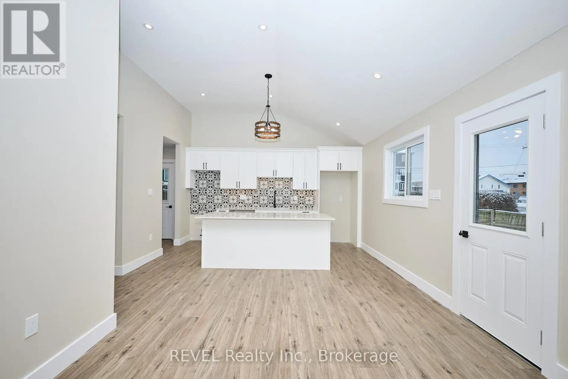 406 HENNEPIN AVENUE - Image 6