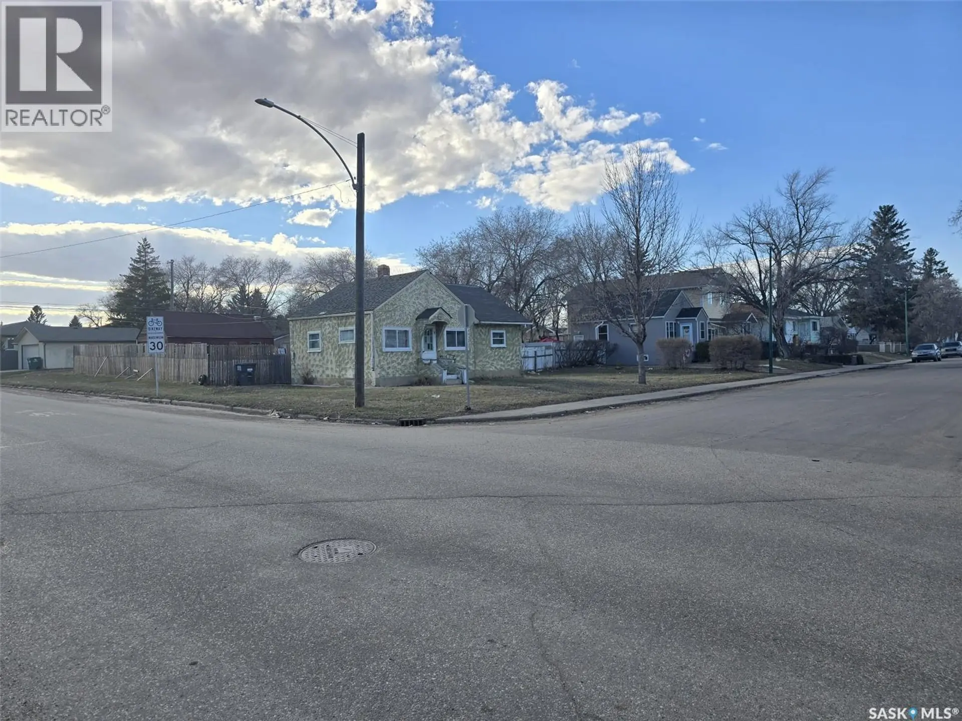 201 R AVENUE N - Image 3