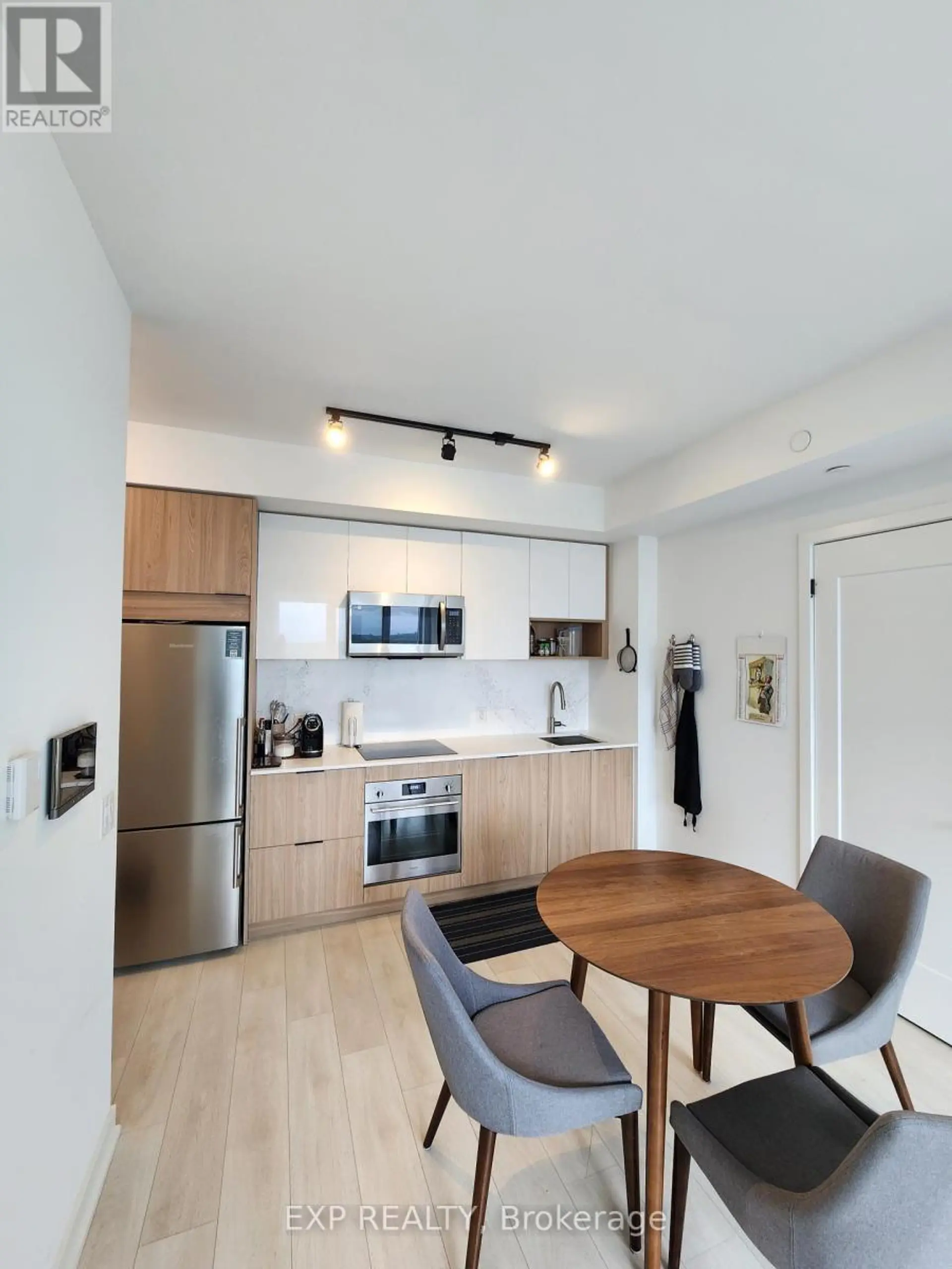 #3012 5 DEFRIES STREET - Image 1