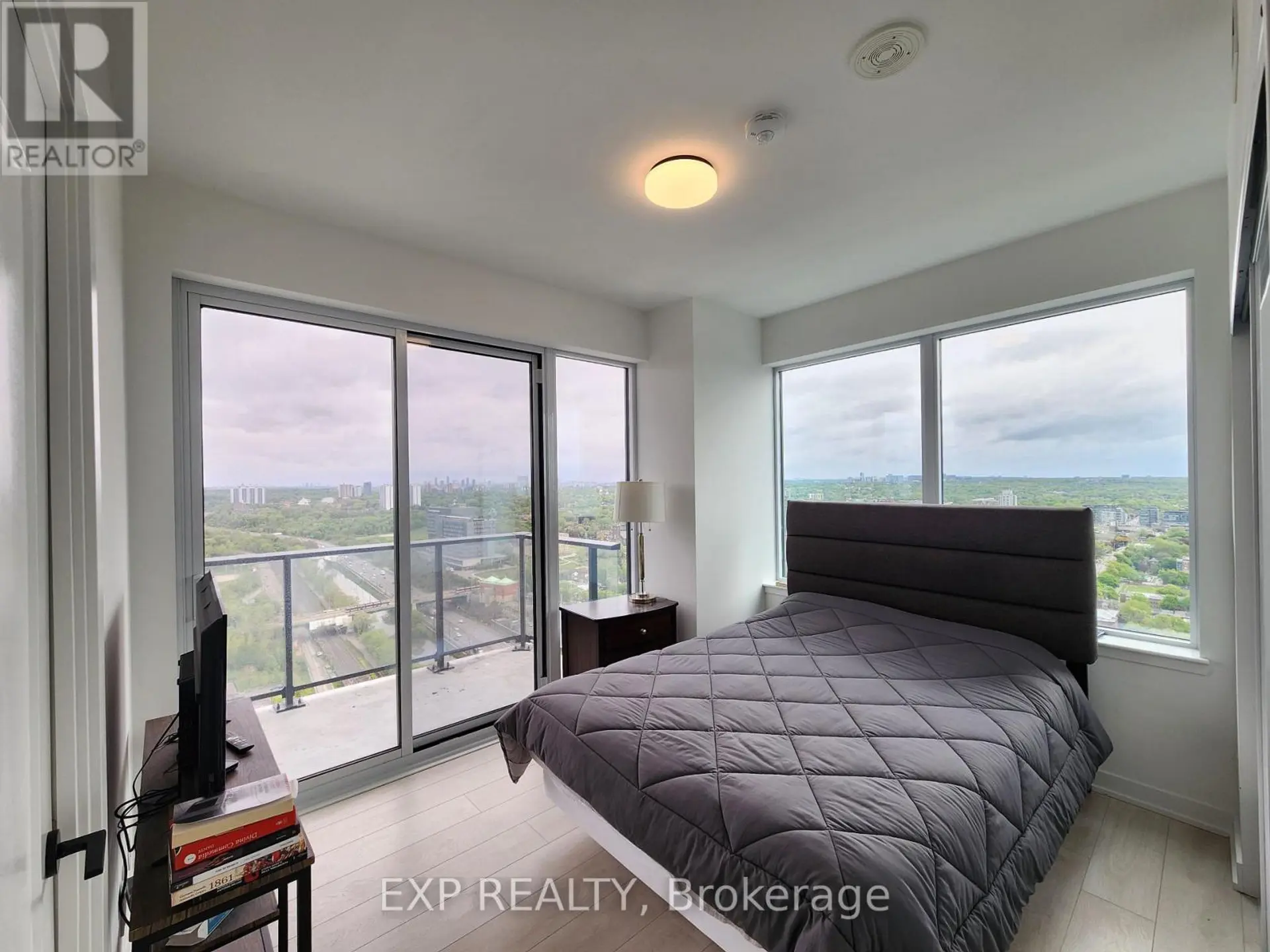 #3012 5 DEFRIES STREET - Image 5