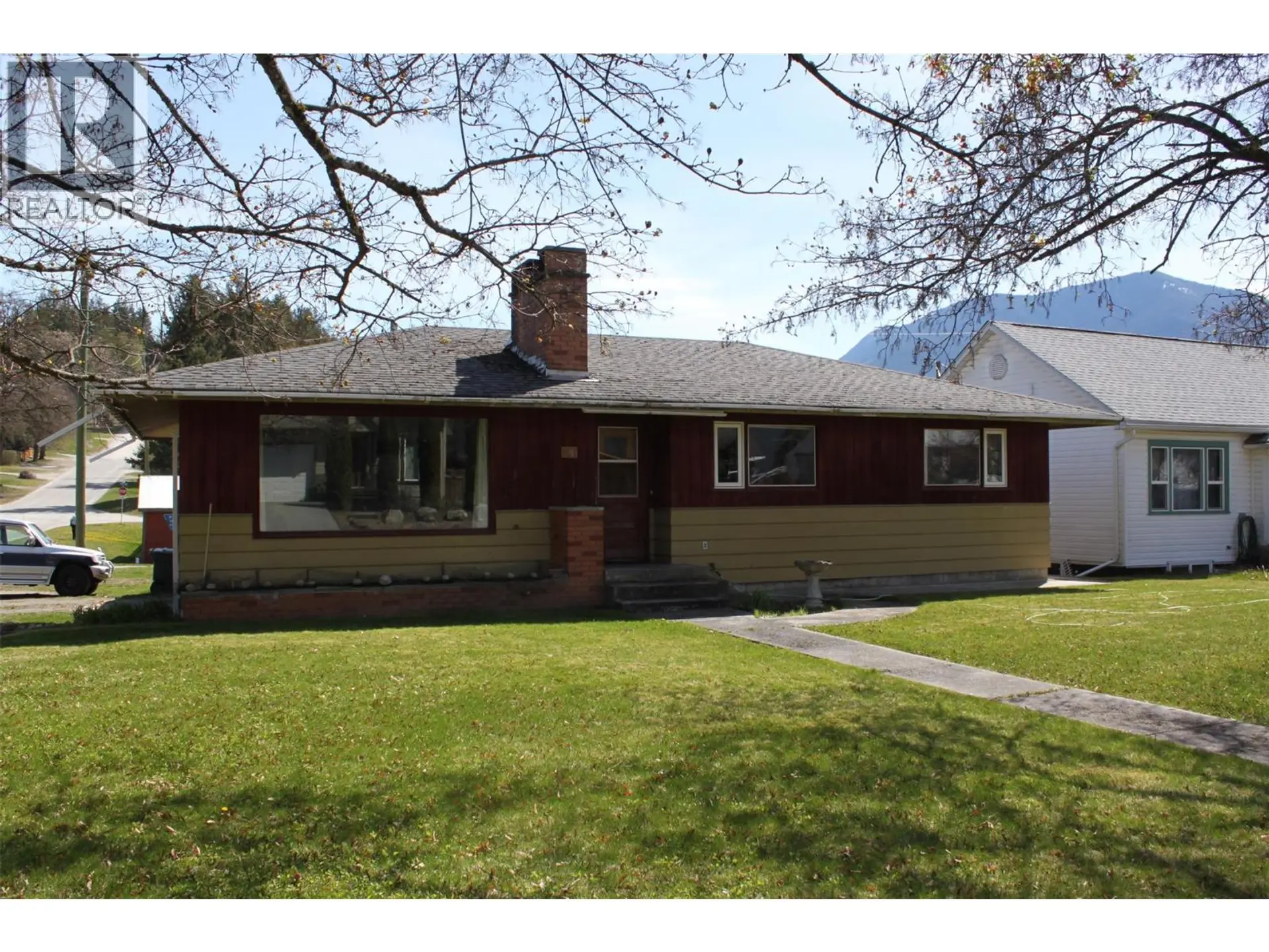 Property at 119 2nd Avenue NW, Nakusp, BC