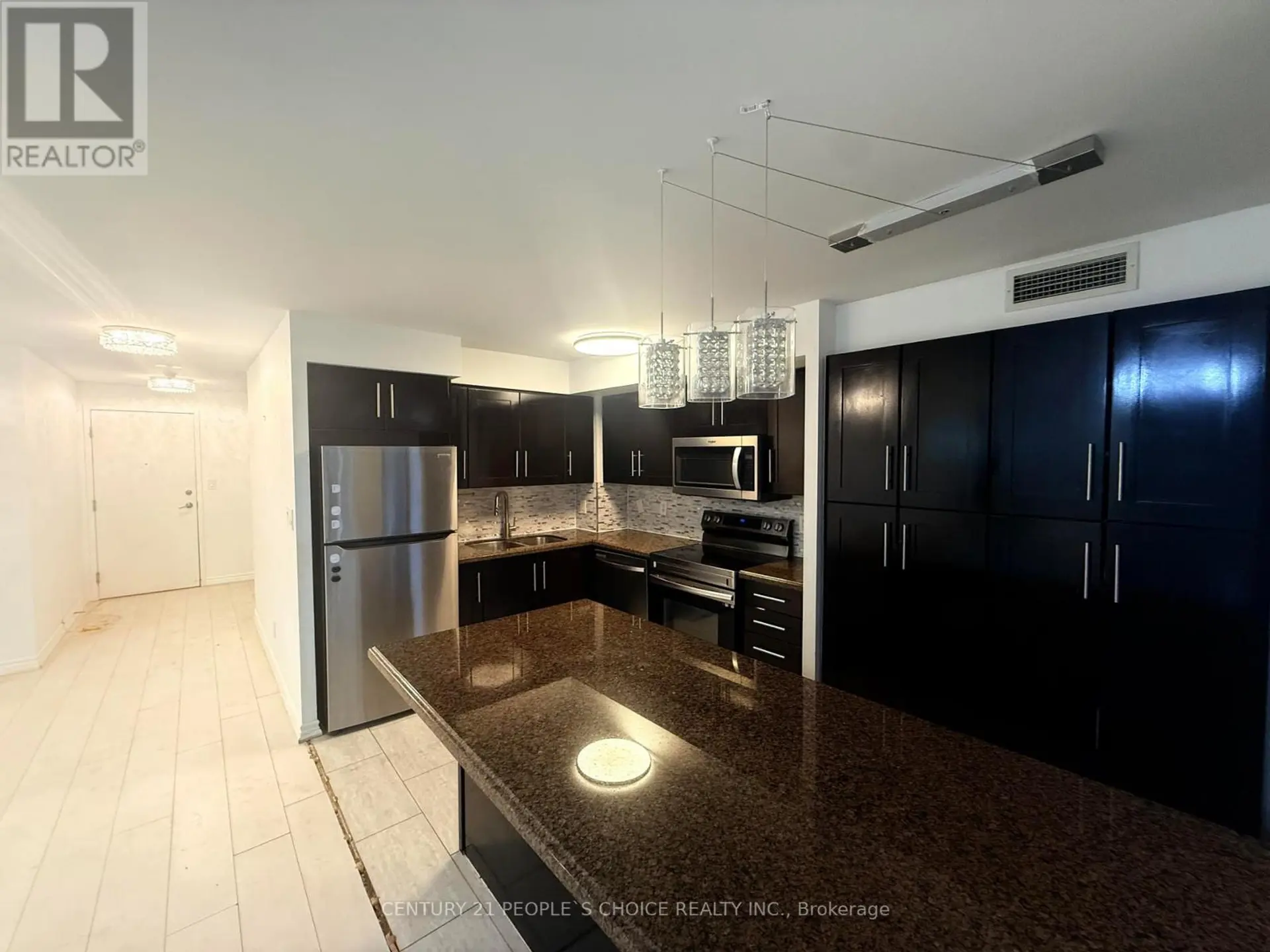 #1906 3880 DUKE OF YORK BOULEVARD - Image 6