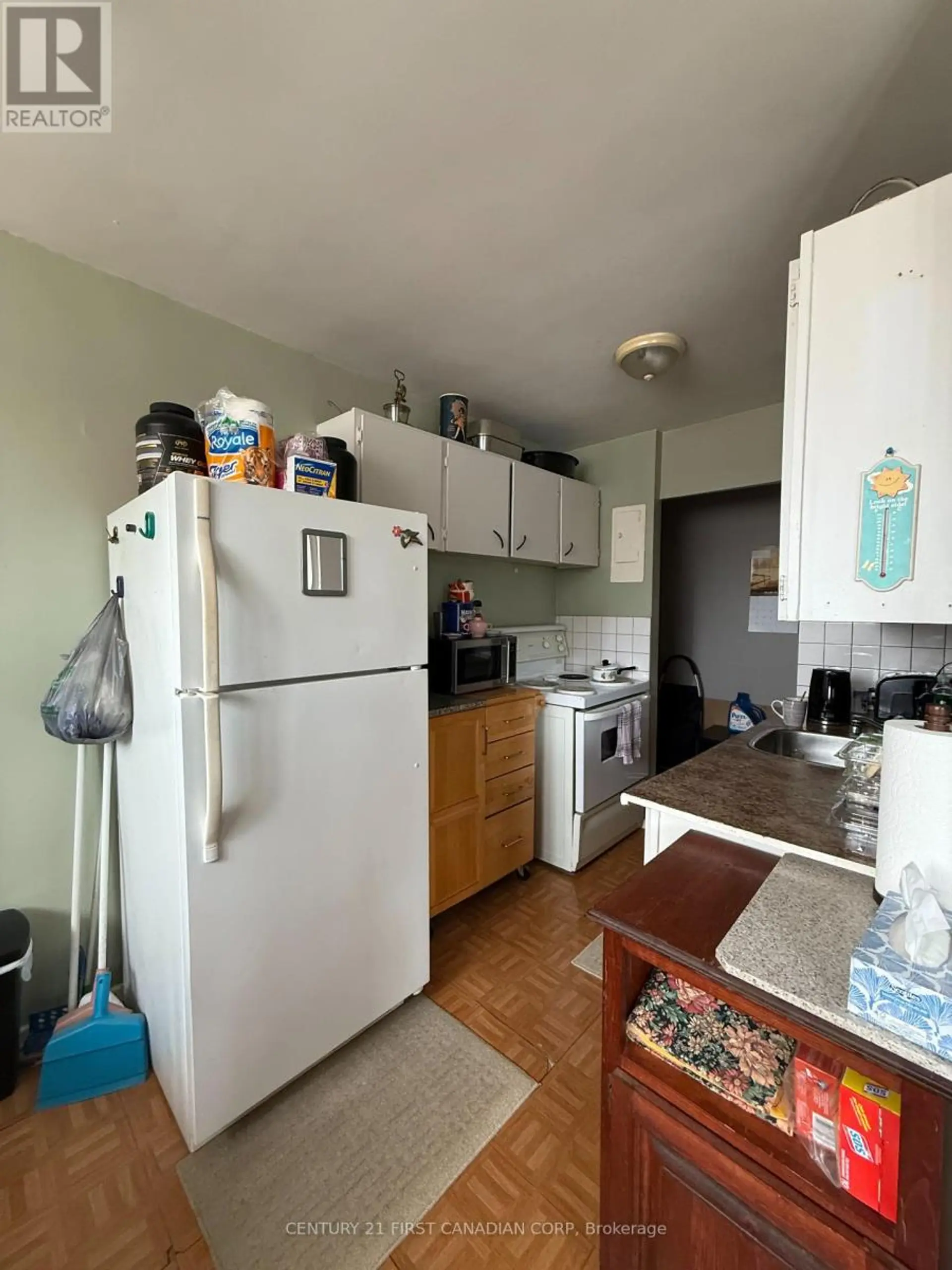 #304 1830 DUMONT STREET - Image 3