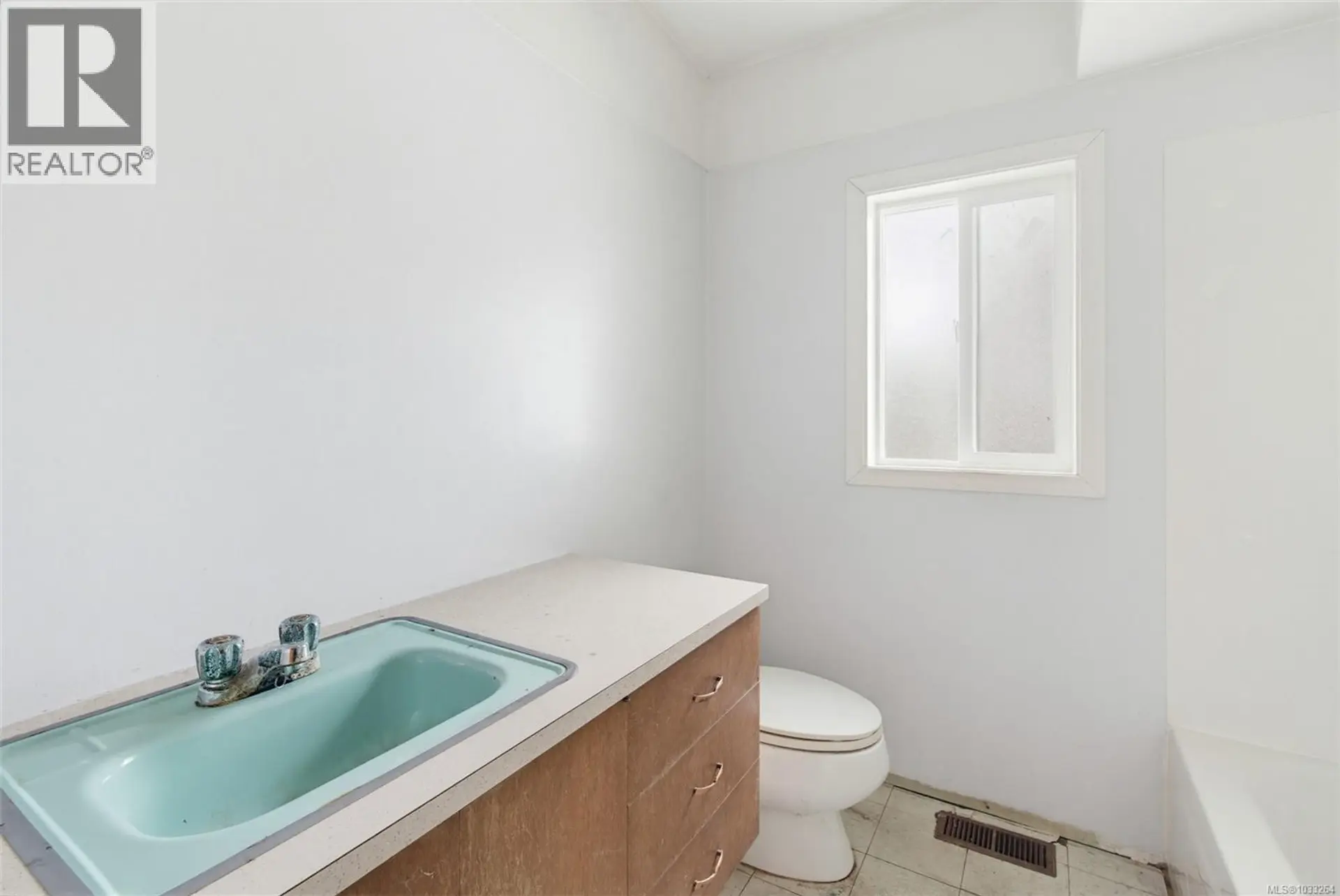 Property at 247 Glenairlie Dr, View Royal, BC