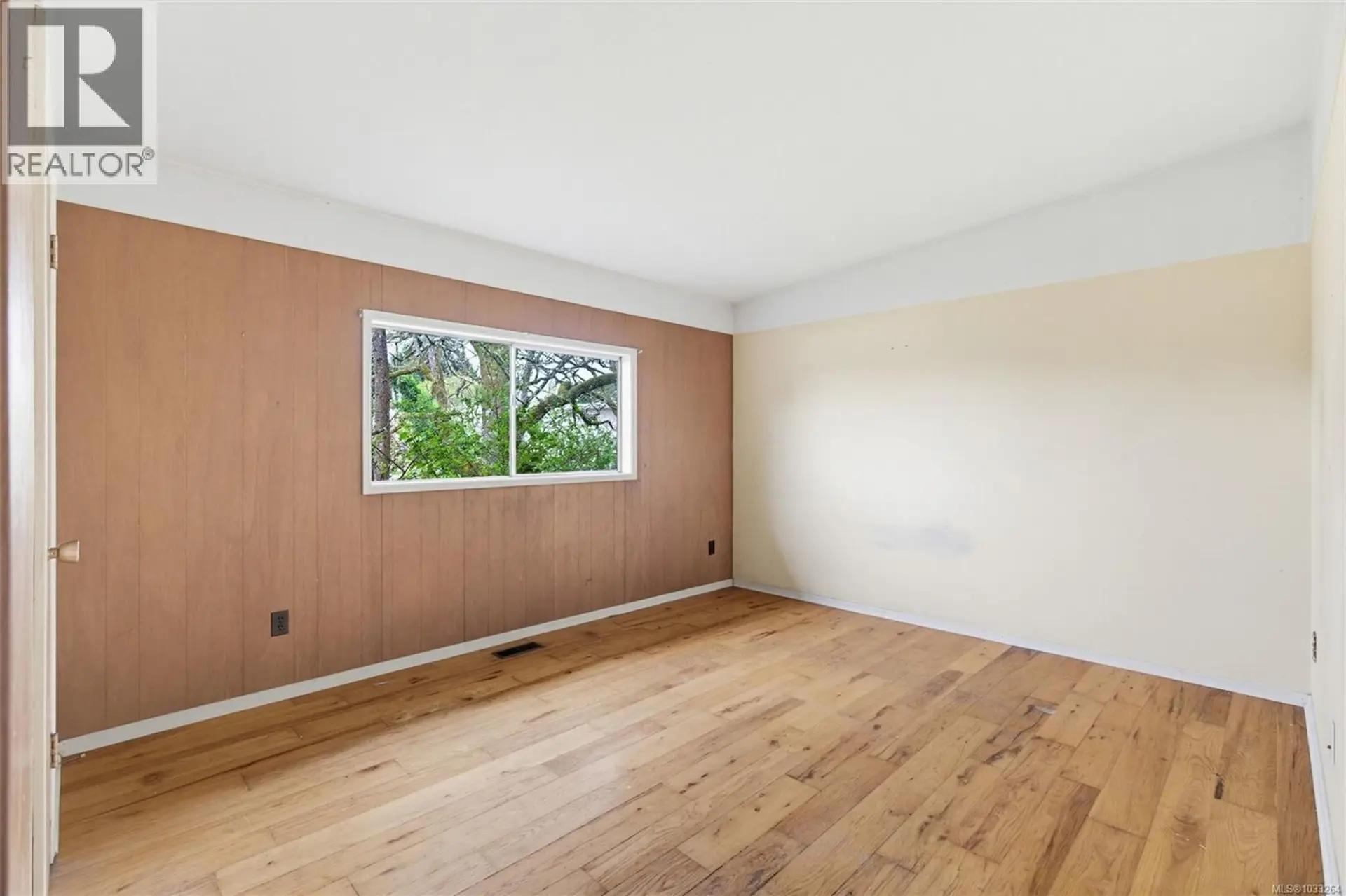 Property at 247 Glenairlie Dr, View Royal, BC