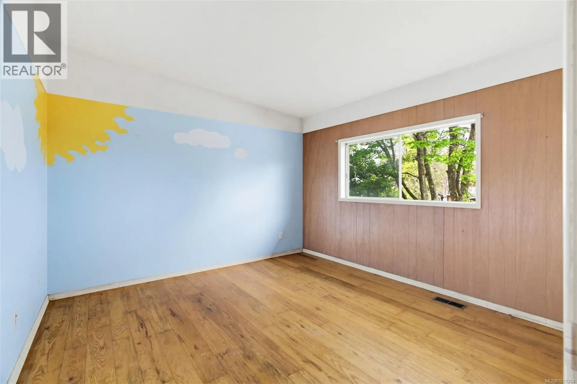 Property at 247 Glenairlie Dr, View Royal, BC