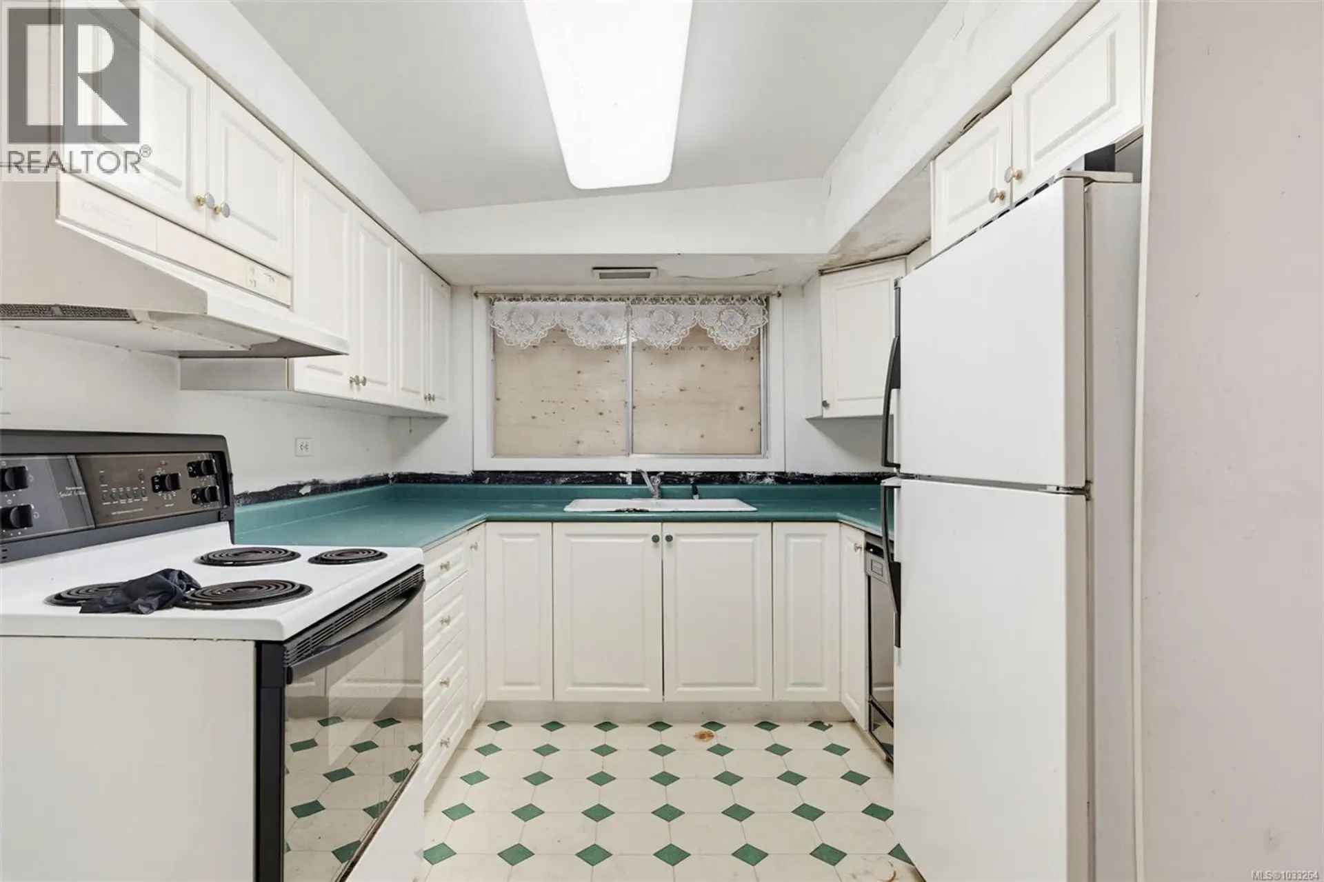 Property at 247 Glenairlie Dr, View Royal, BC