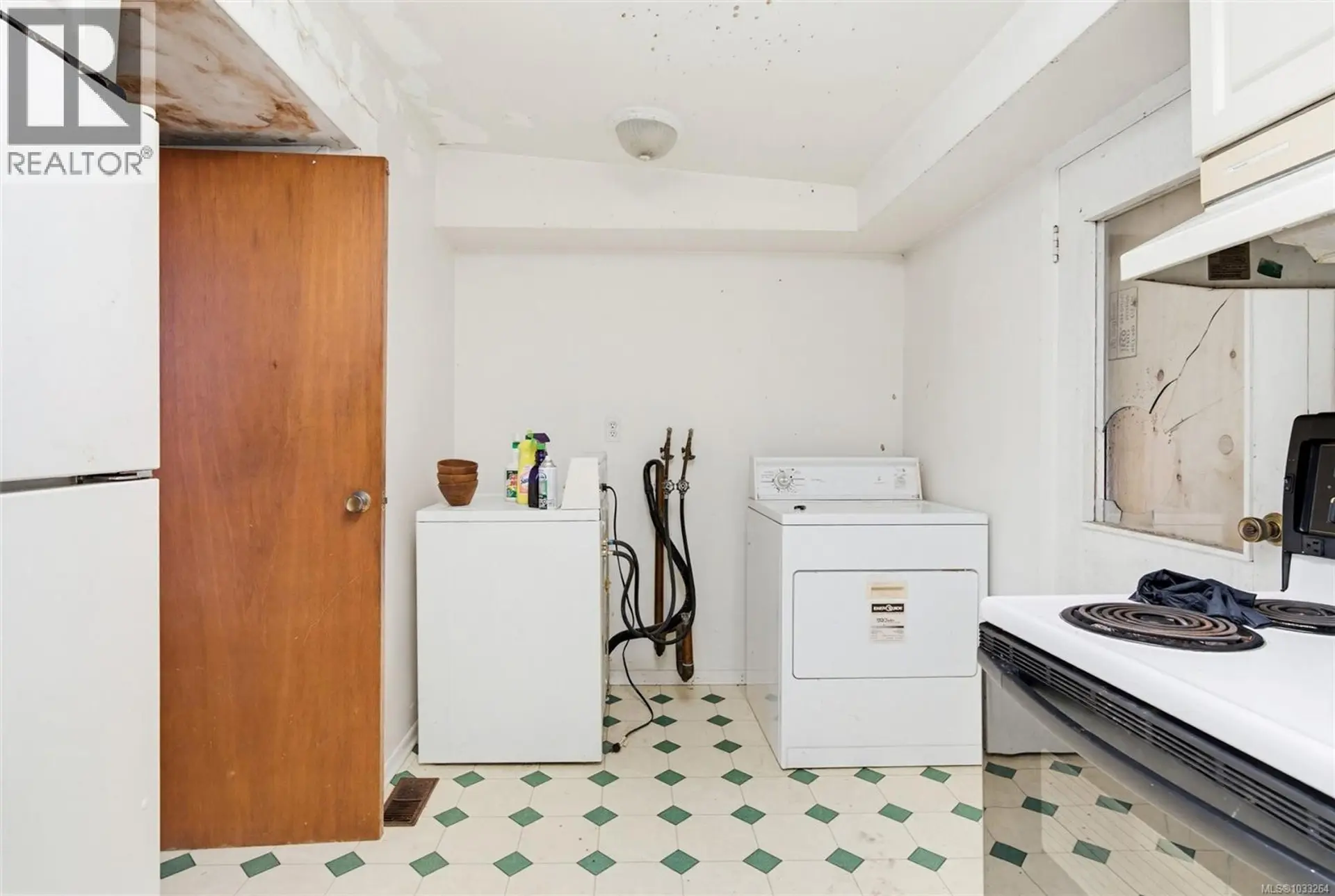 Property at 247 Glenairlie Dr, View Royal, BC