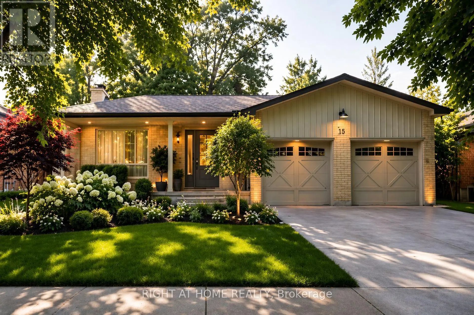 15 FOURSOME CRESCENT - Image 1