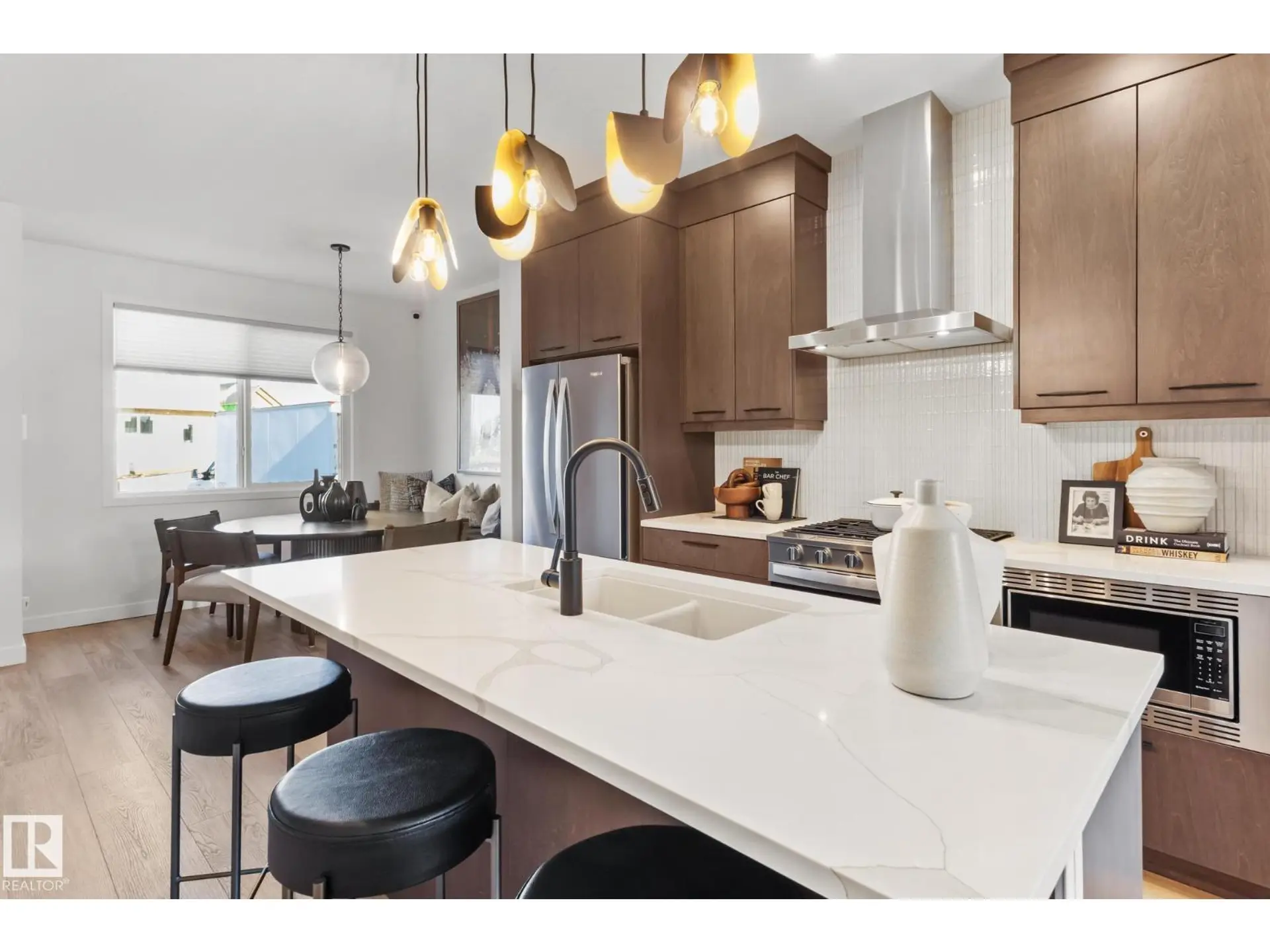 12532 35 AV SW - Image 1