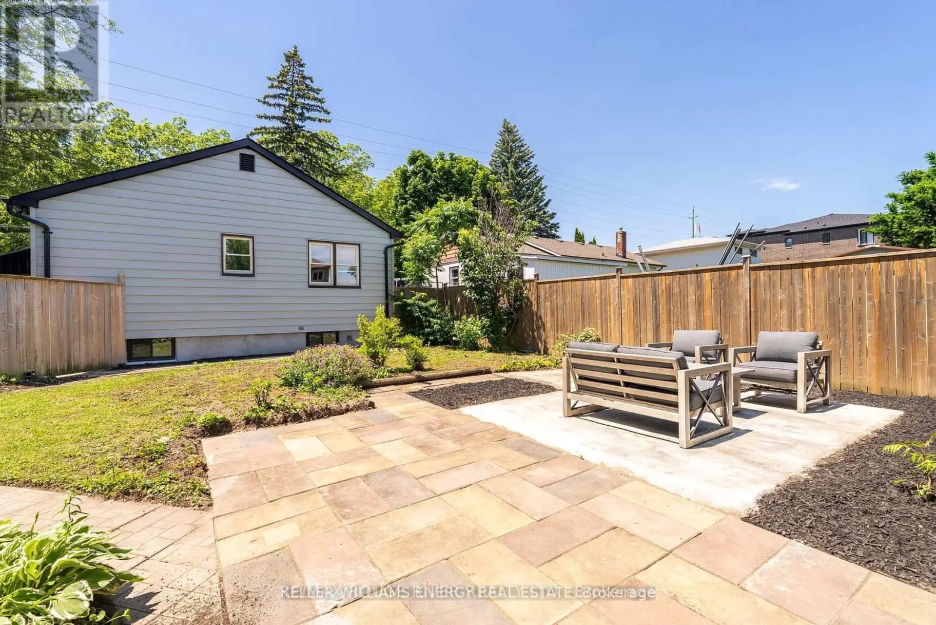 267 LIBERTY STREET N - Image 19