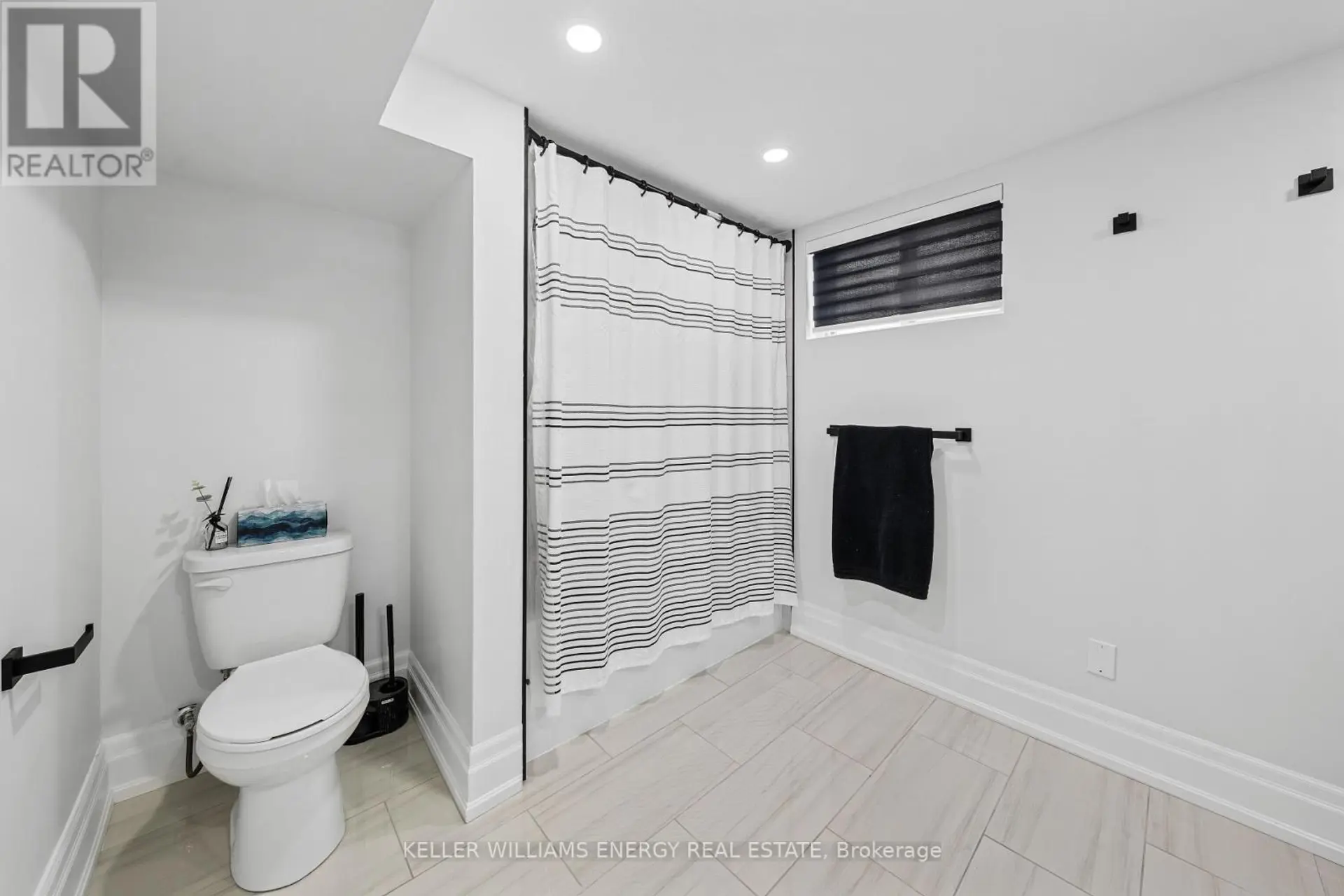 267 LIBERTY STREET N - Image 17
