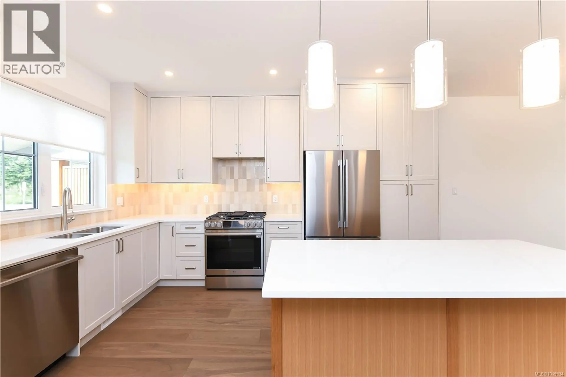 Property at 695 Westminster Blvd, Courtenay, BC