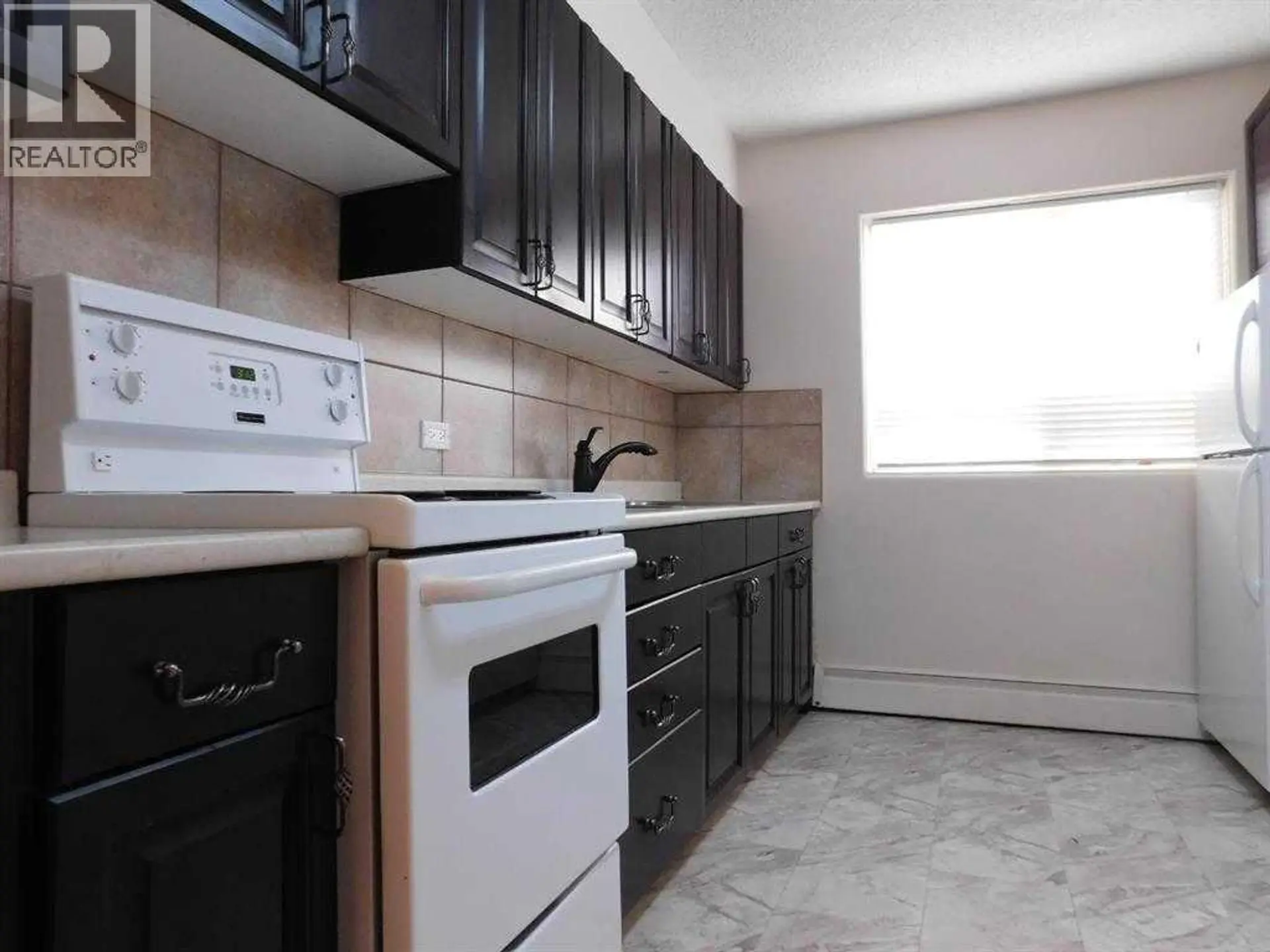 1309 12 AVENUE SW - Image 9