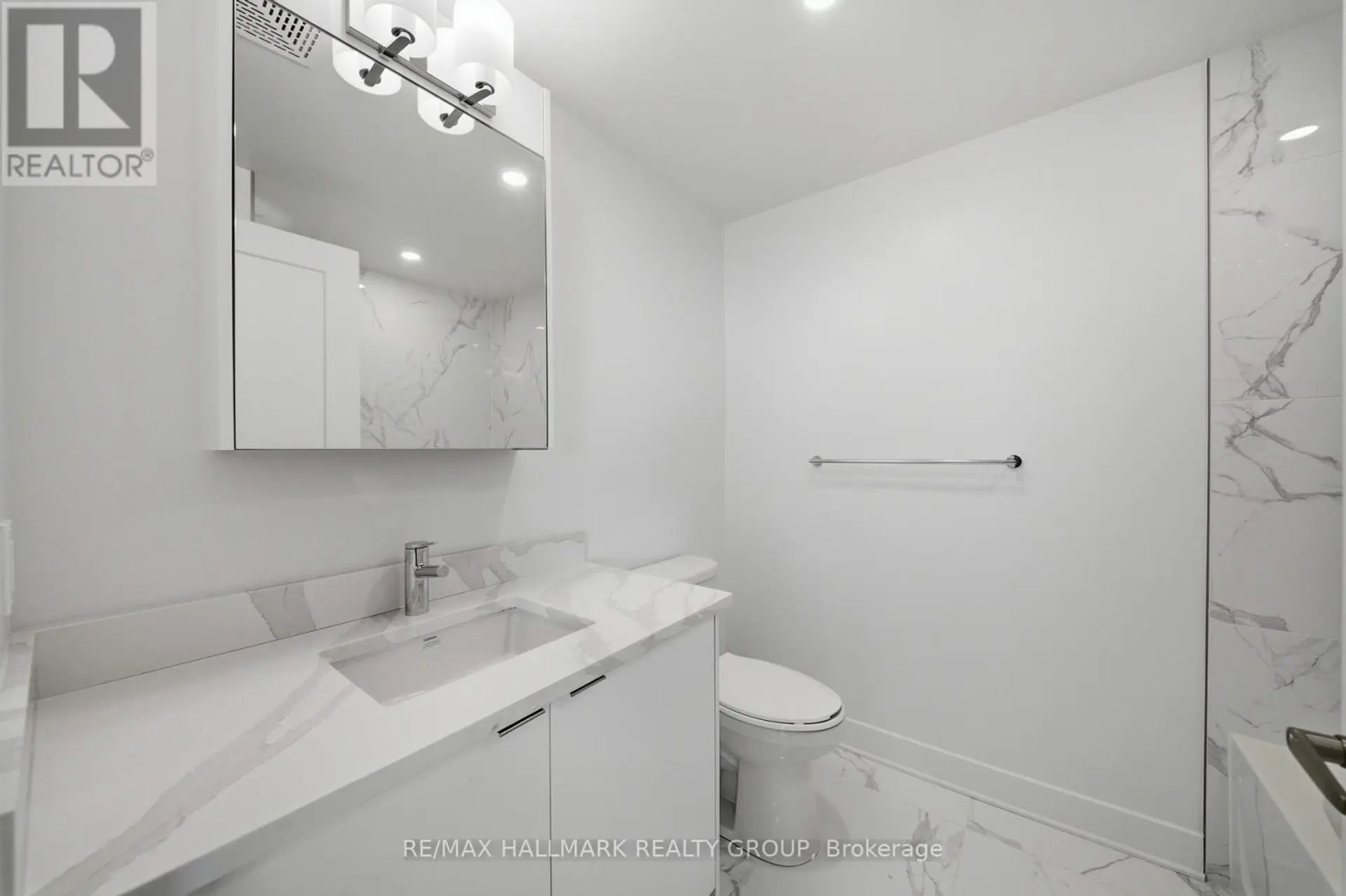 #1407 180 GEORGE STREET - Image 3