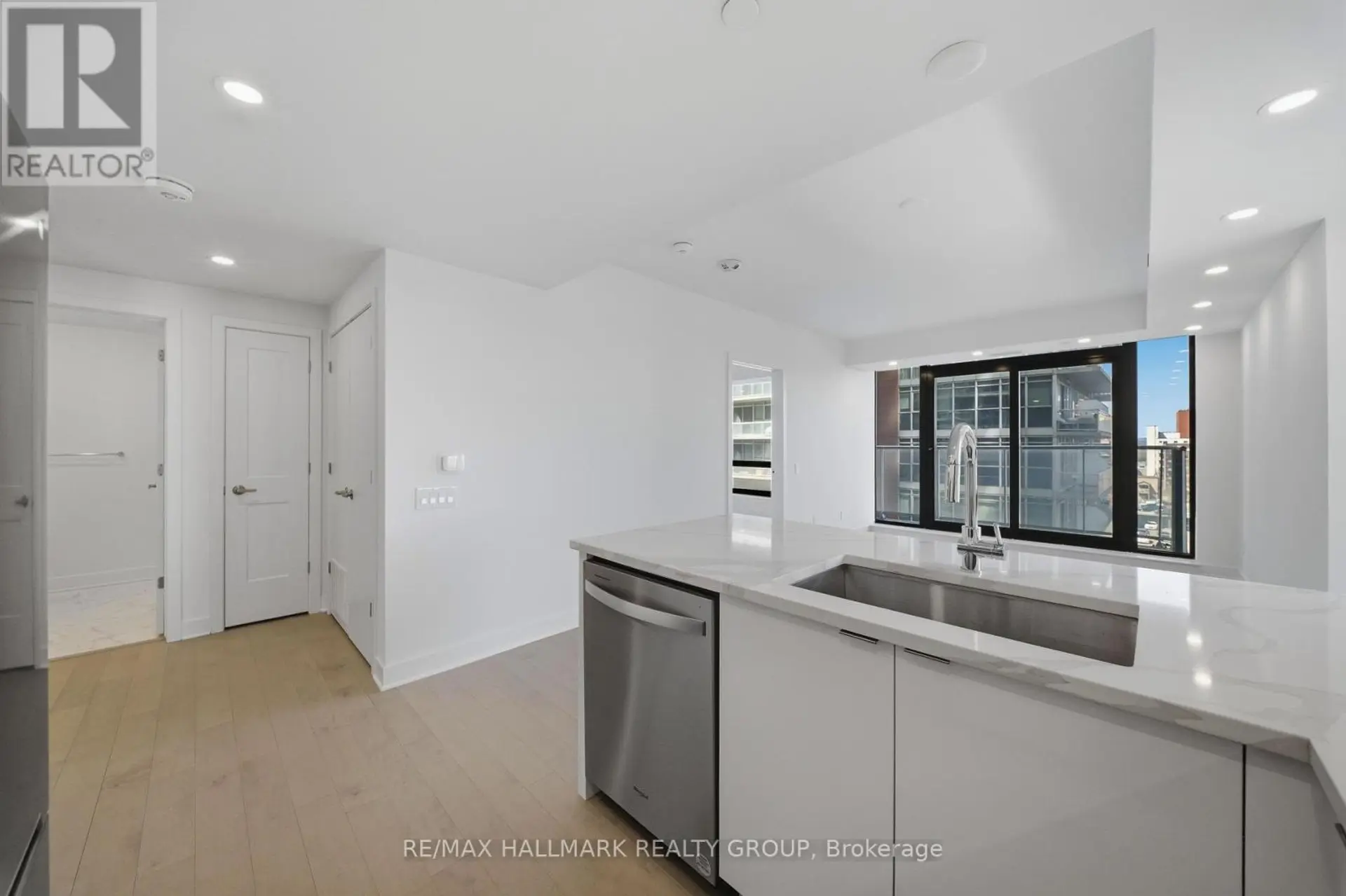 #1407 180 GEORGE STREET - Image 9