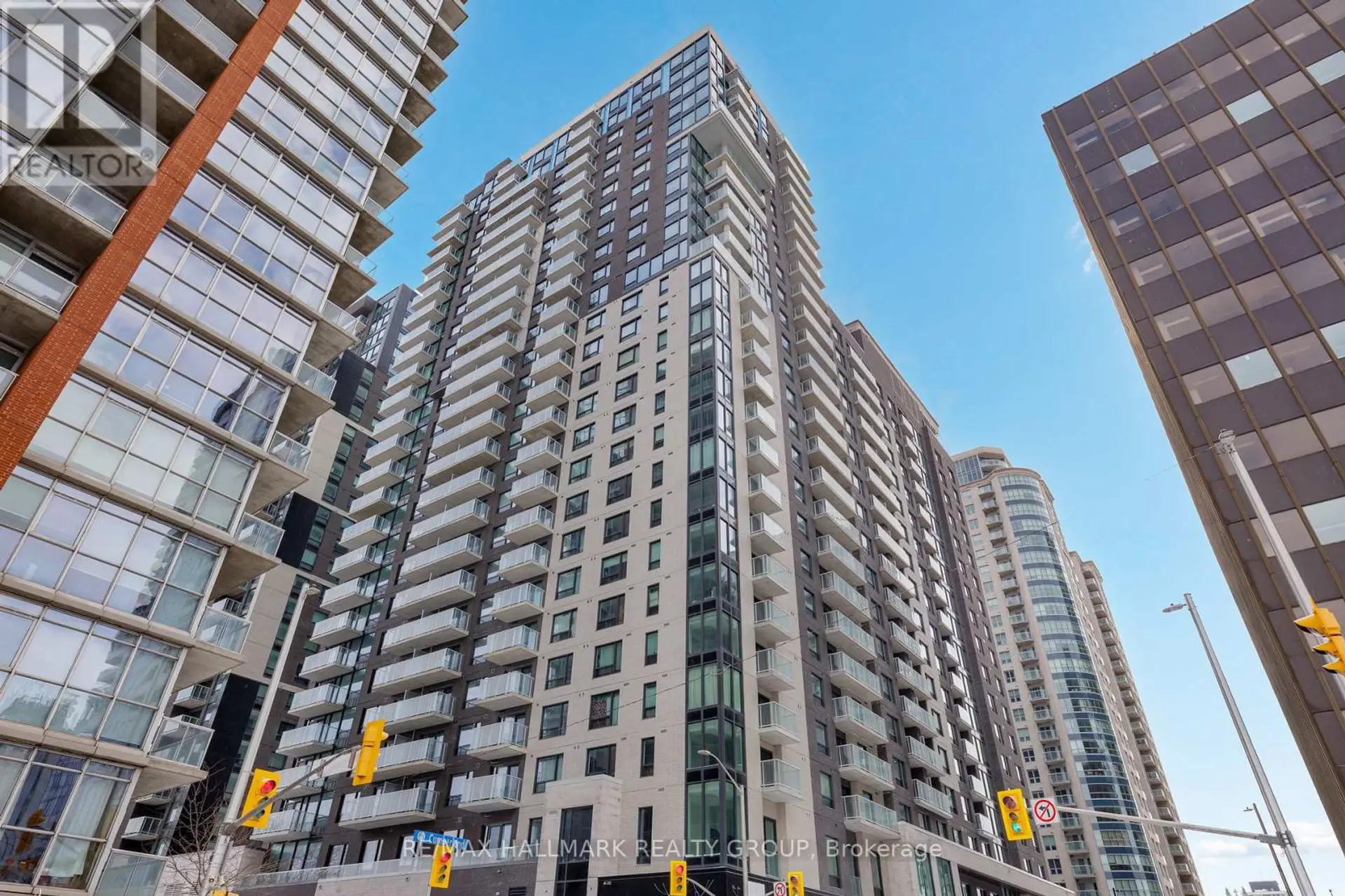 #1004 180 GEORGE STREET - Image 1