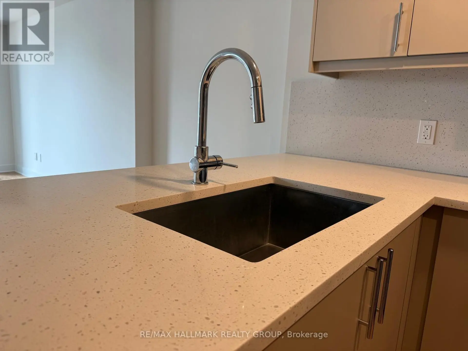 #1004 180 GEORGE STREET - Image 5