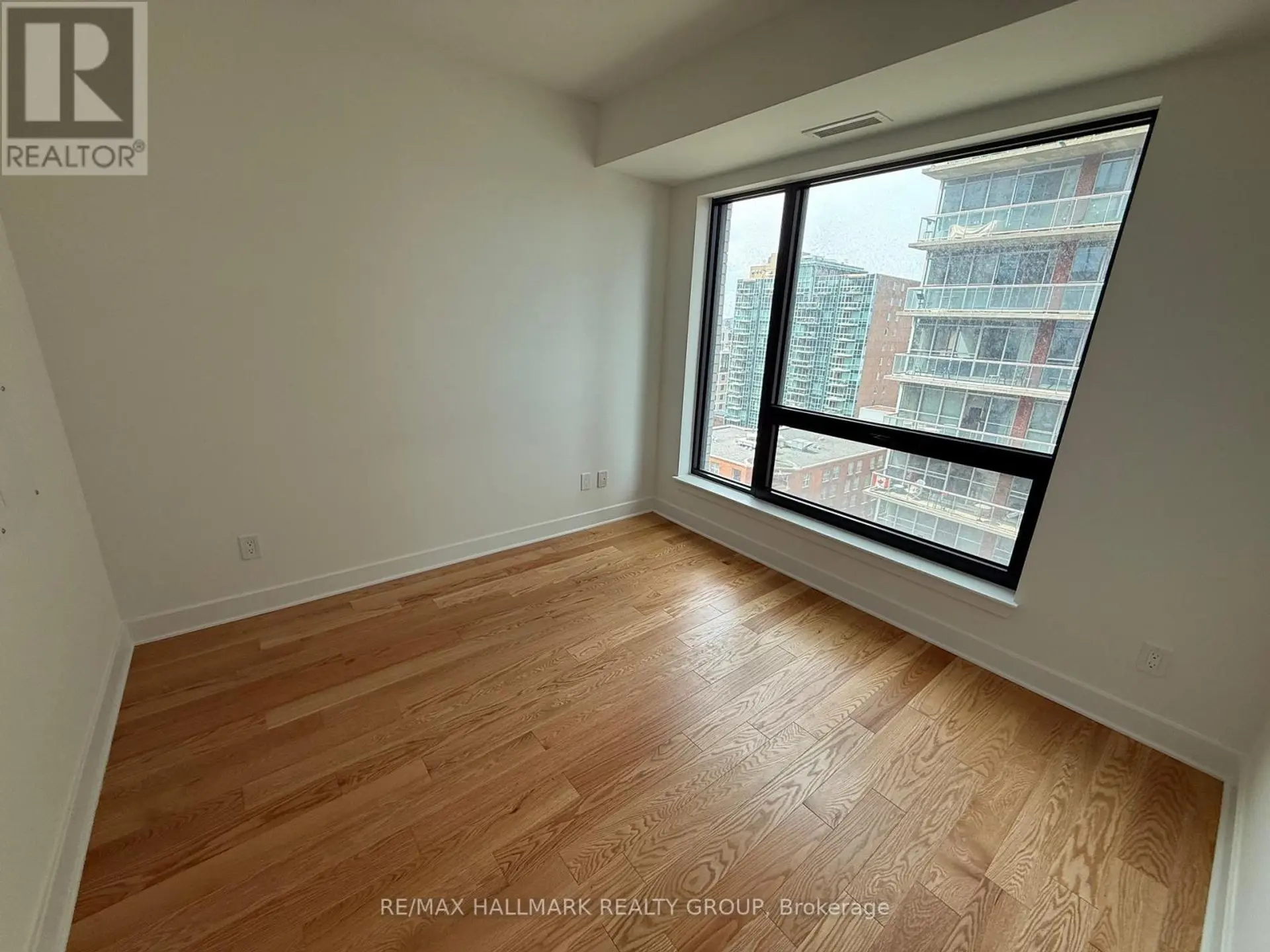 #1004 180 GEORGE STREET - Image 8