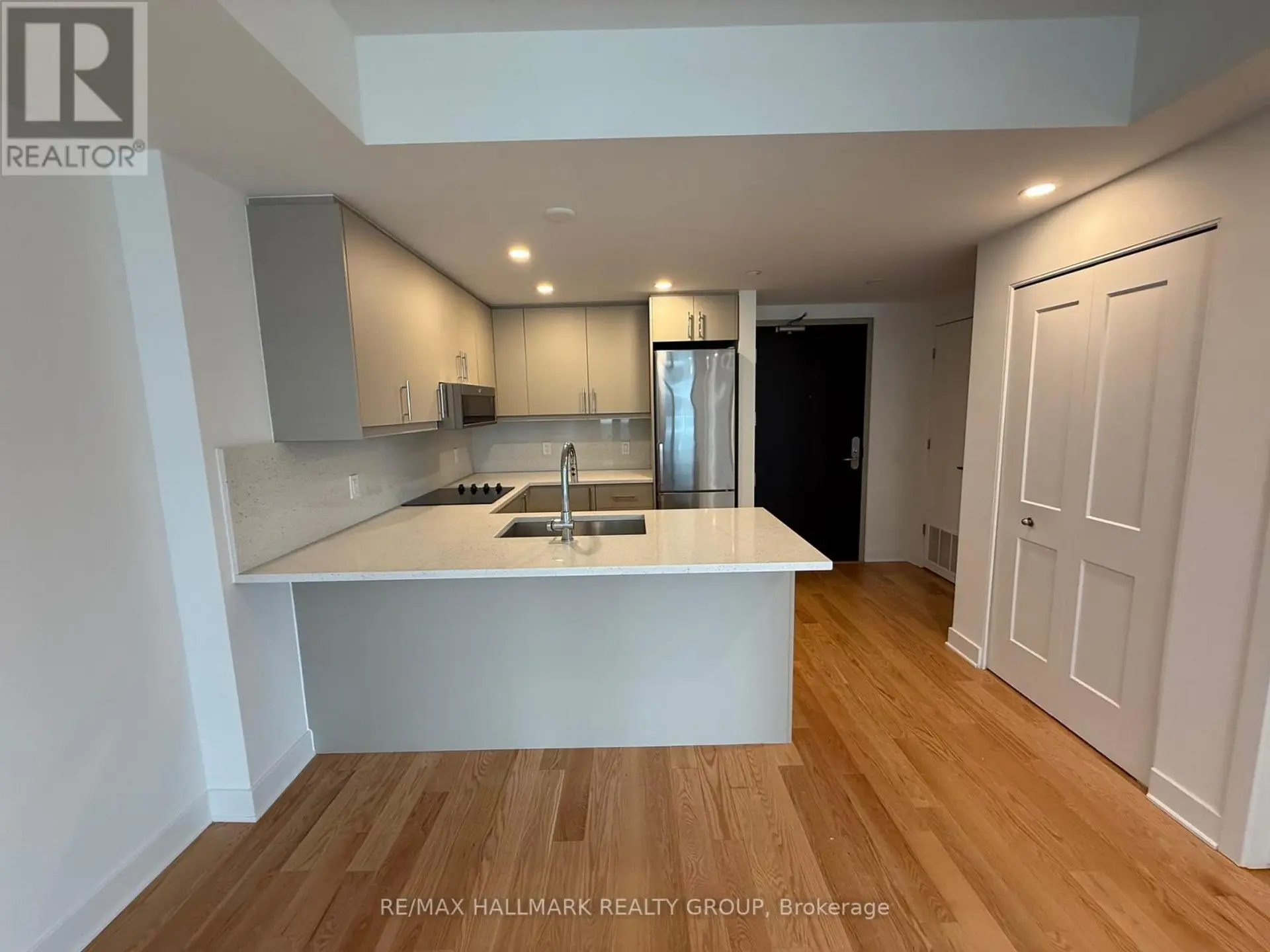 #1004 180 GEORGE STREET - Image 9