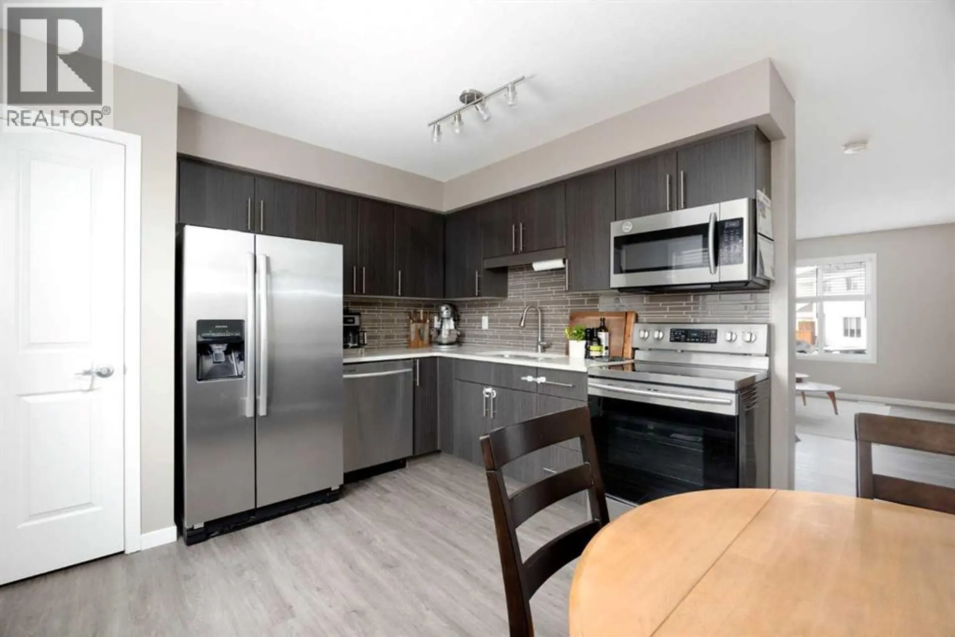 #14 711 BEACON HILL DRIVE - Image 7