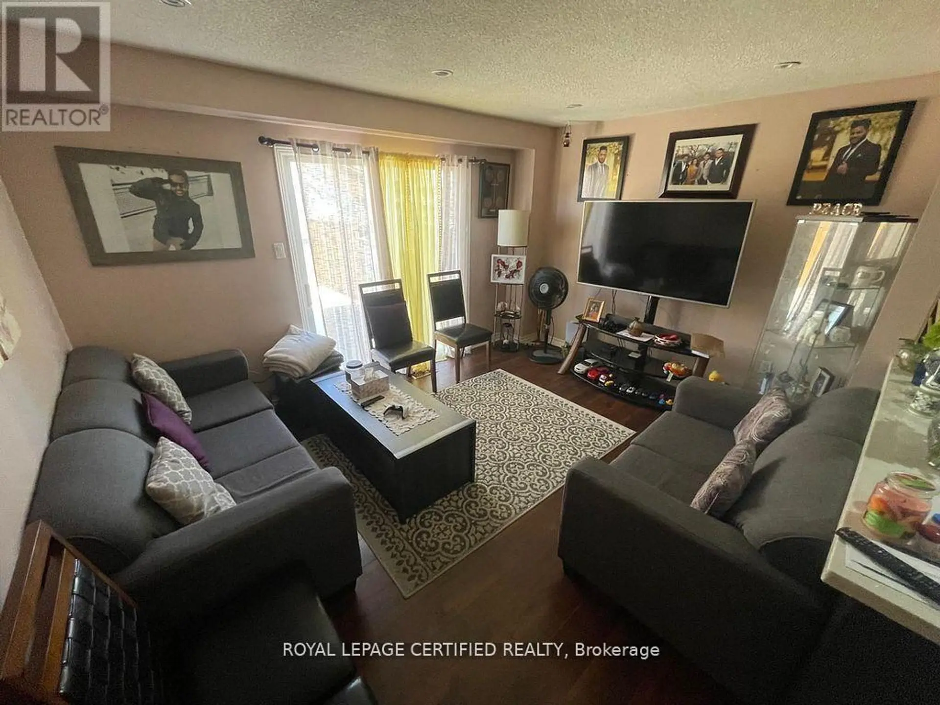 42 WOOLISTON CRESCENT - Image 2