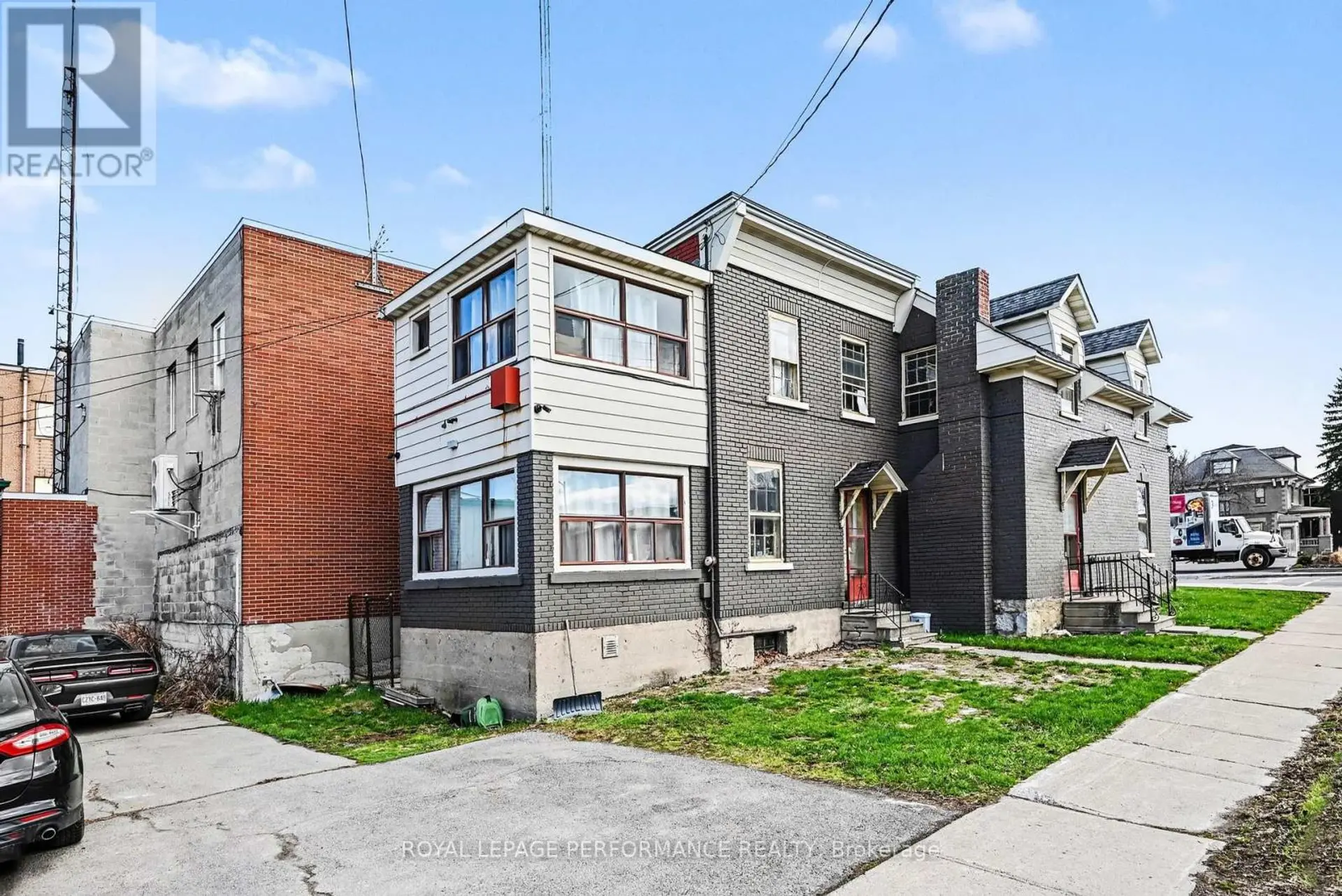 402 PITT STREET - Image 4