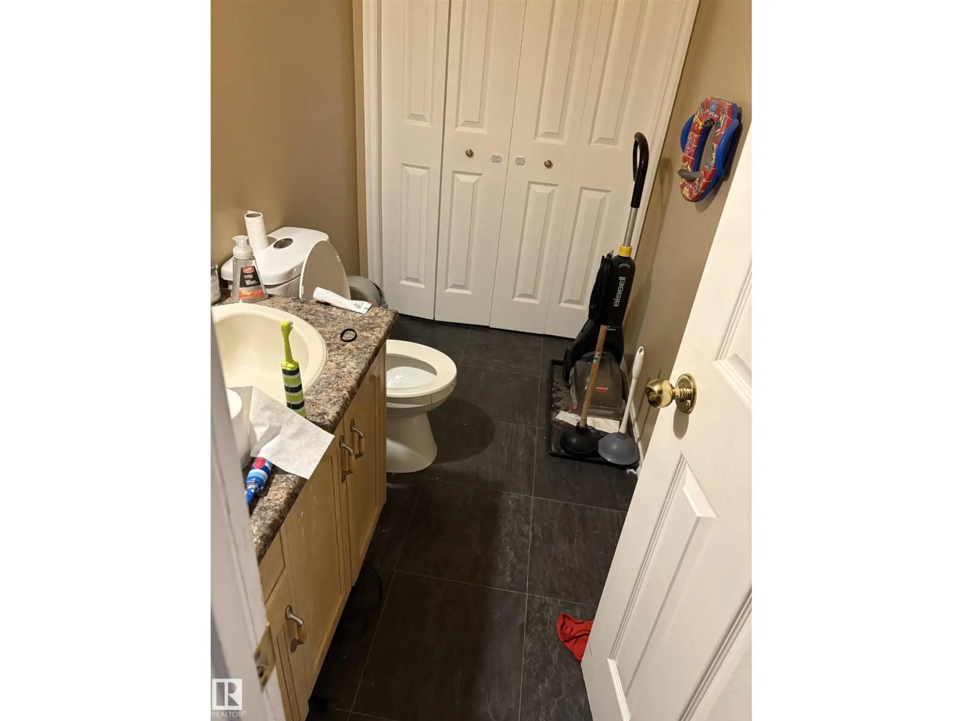 5306 44 ST - Image 11