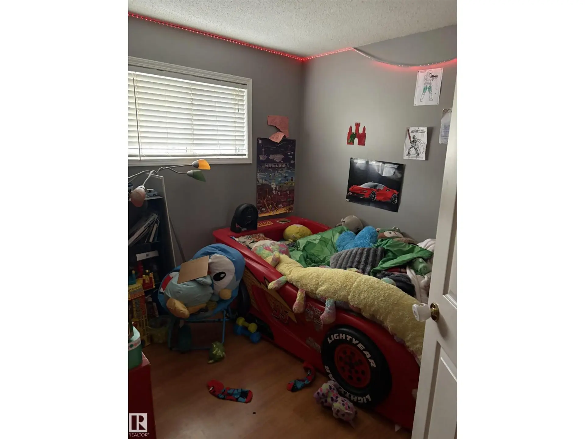 5306 44 ST - Image 13
